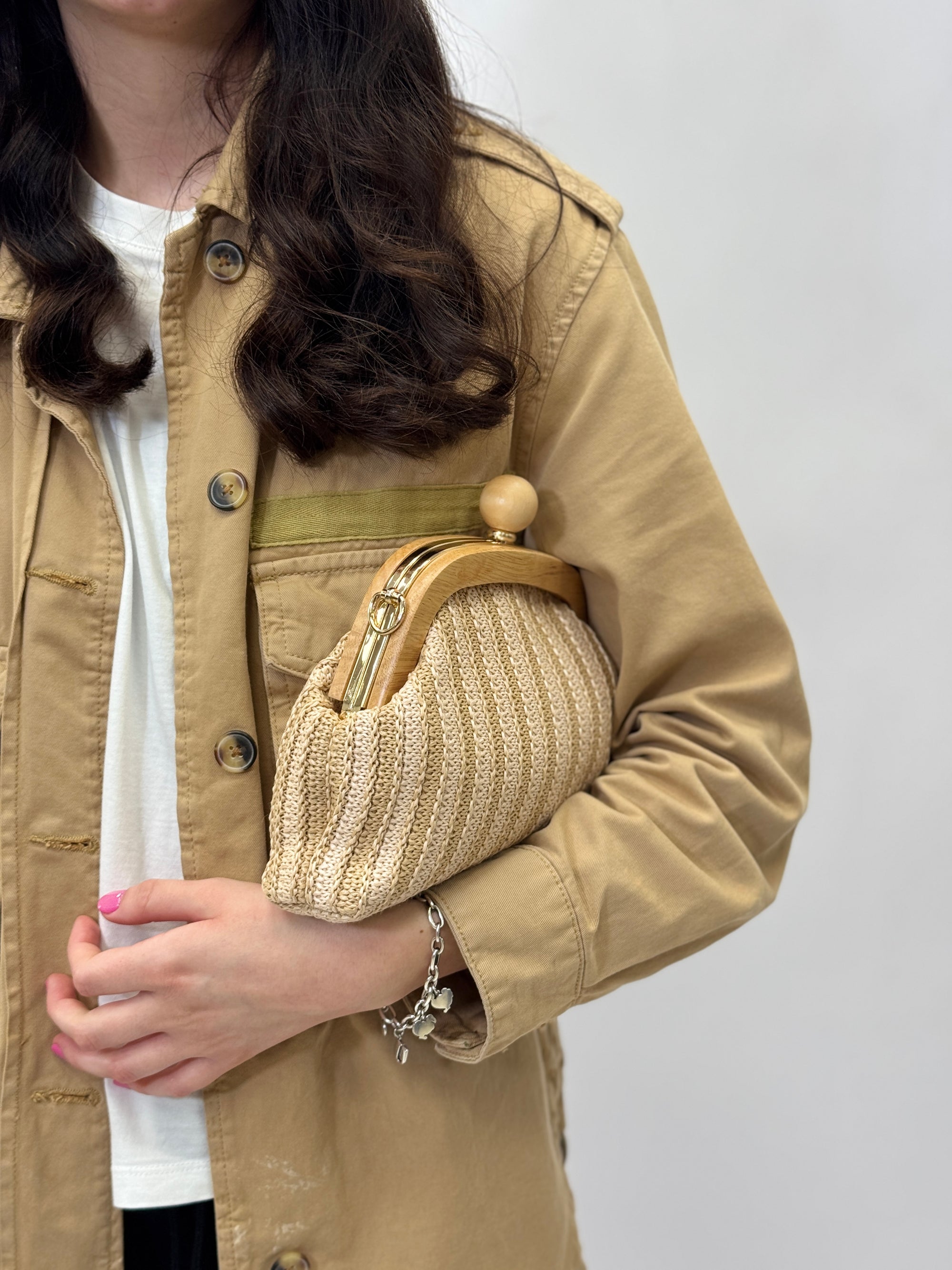 Pochette in paglia colorata