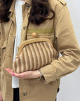 Pochette in paglia colorata