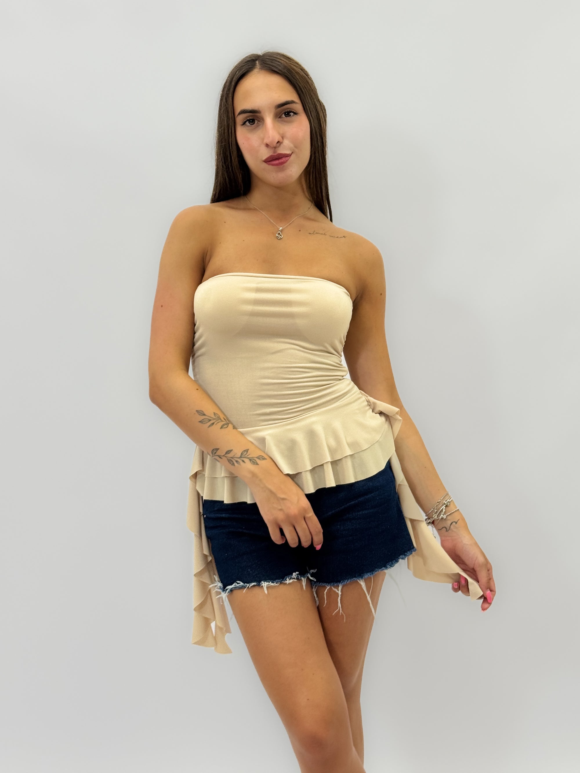 Top aderente con rouches