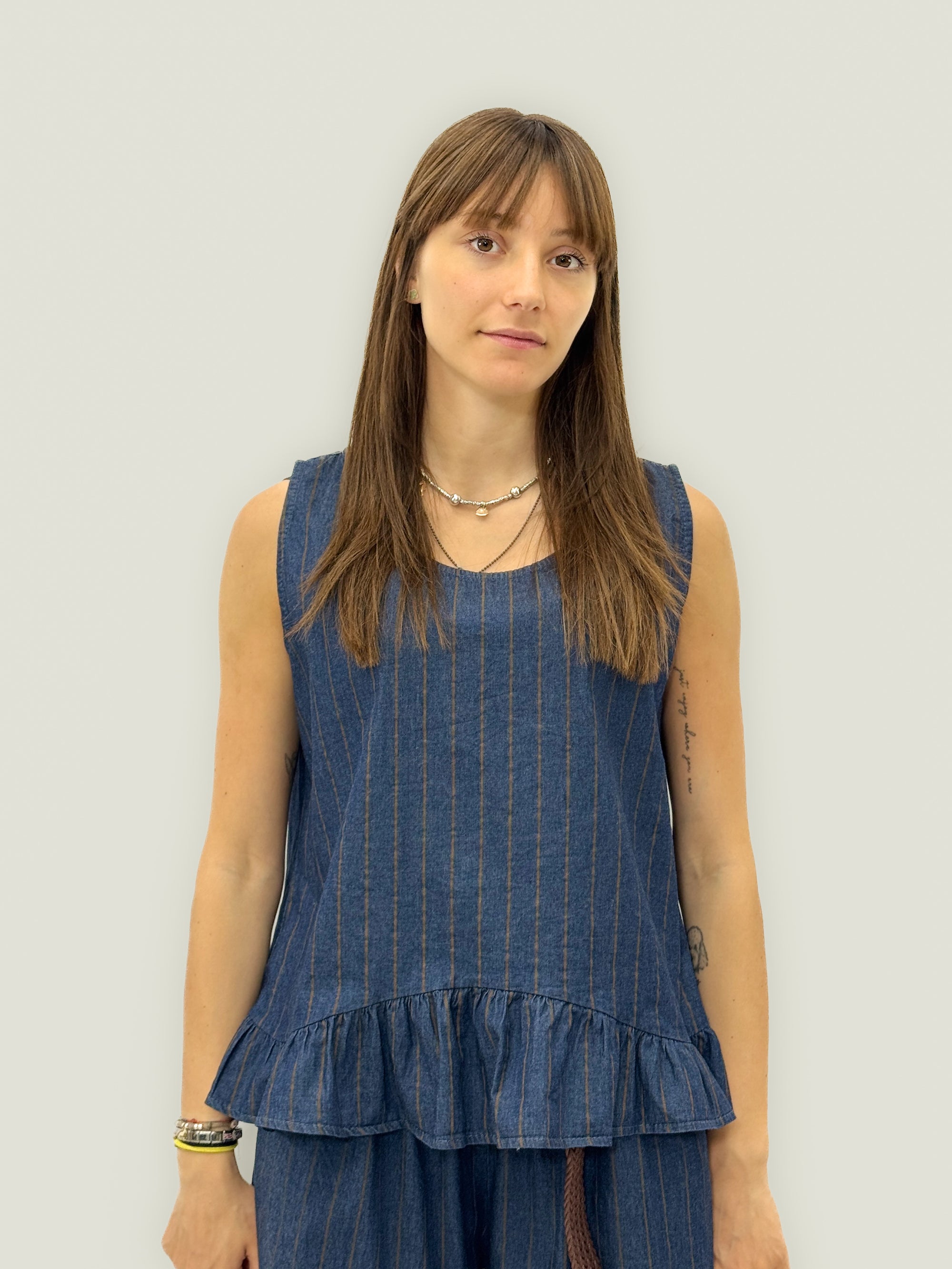 Top Denim a Righe con Volant