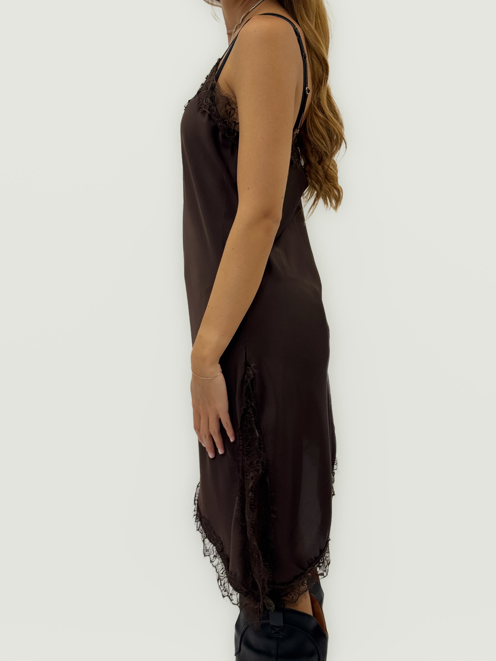 Abito in raso con pizzo