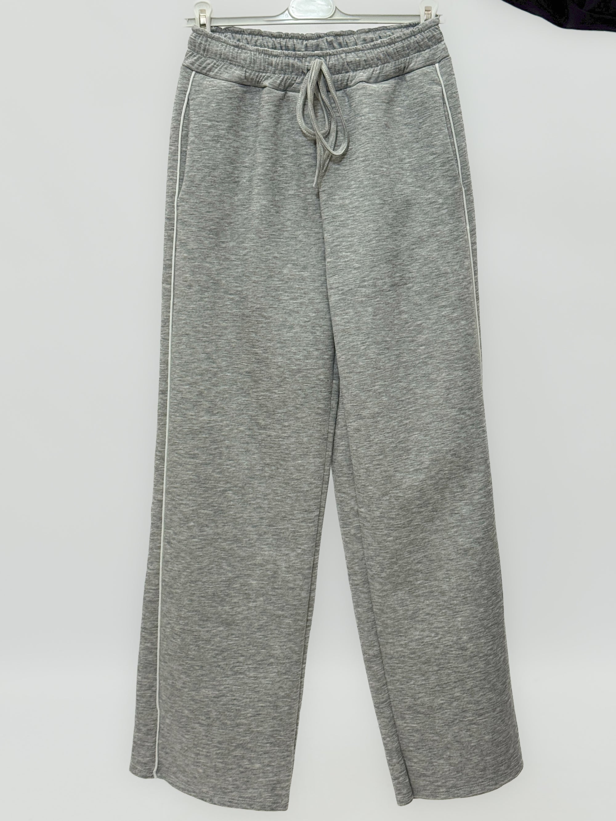 Completo Sportivo con Riga Laterale – Felpa e Pantaloni