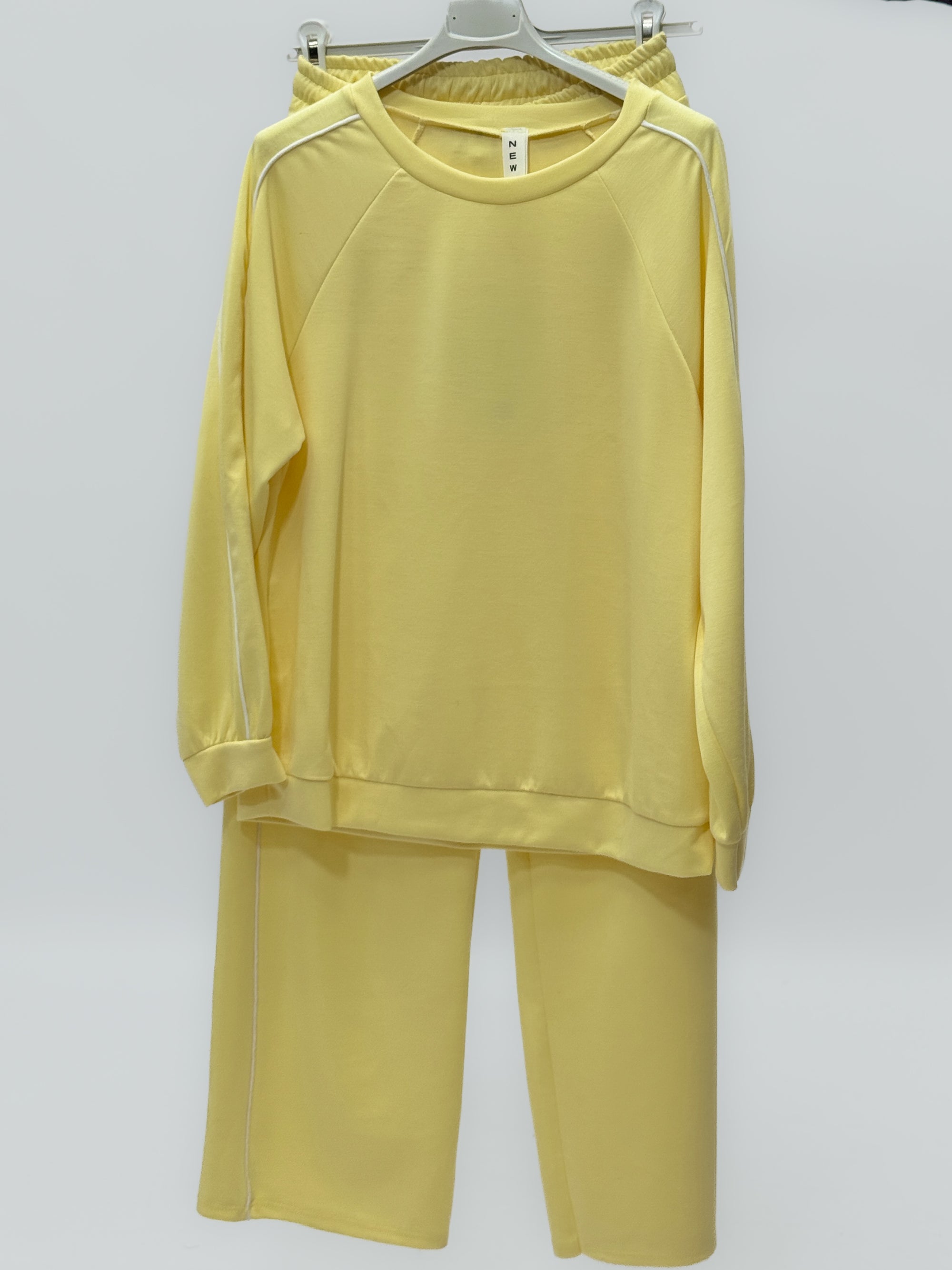 Completo Sportivo con Riga Laterale – Felpa e Pantaloni