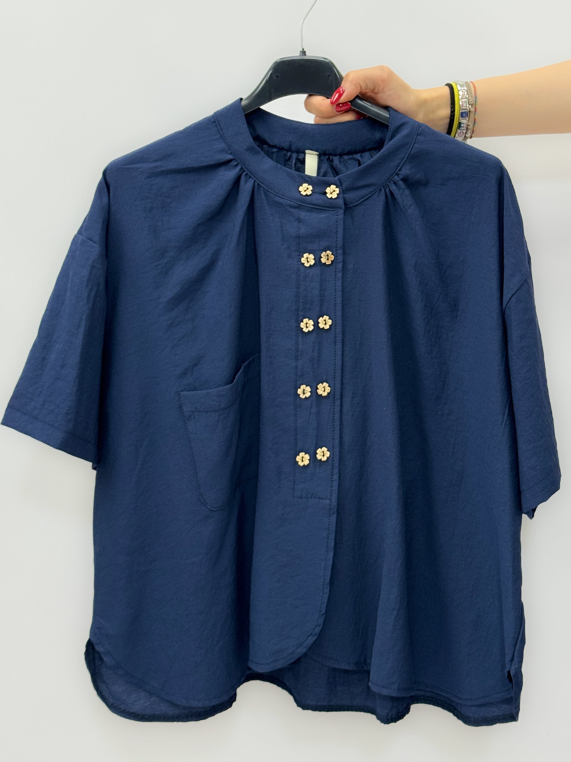 Camicia con Bottoni Gioiello
