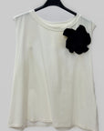 Top Cotone con Fiore Applicato e Schiena Aperta