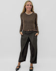 Pantalone Donna Elegante con Cintura – Taglio Morbido e Dettaglio Drappeggiato