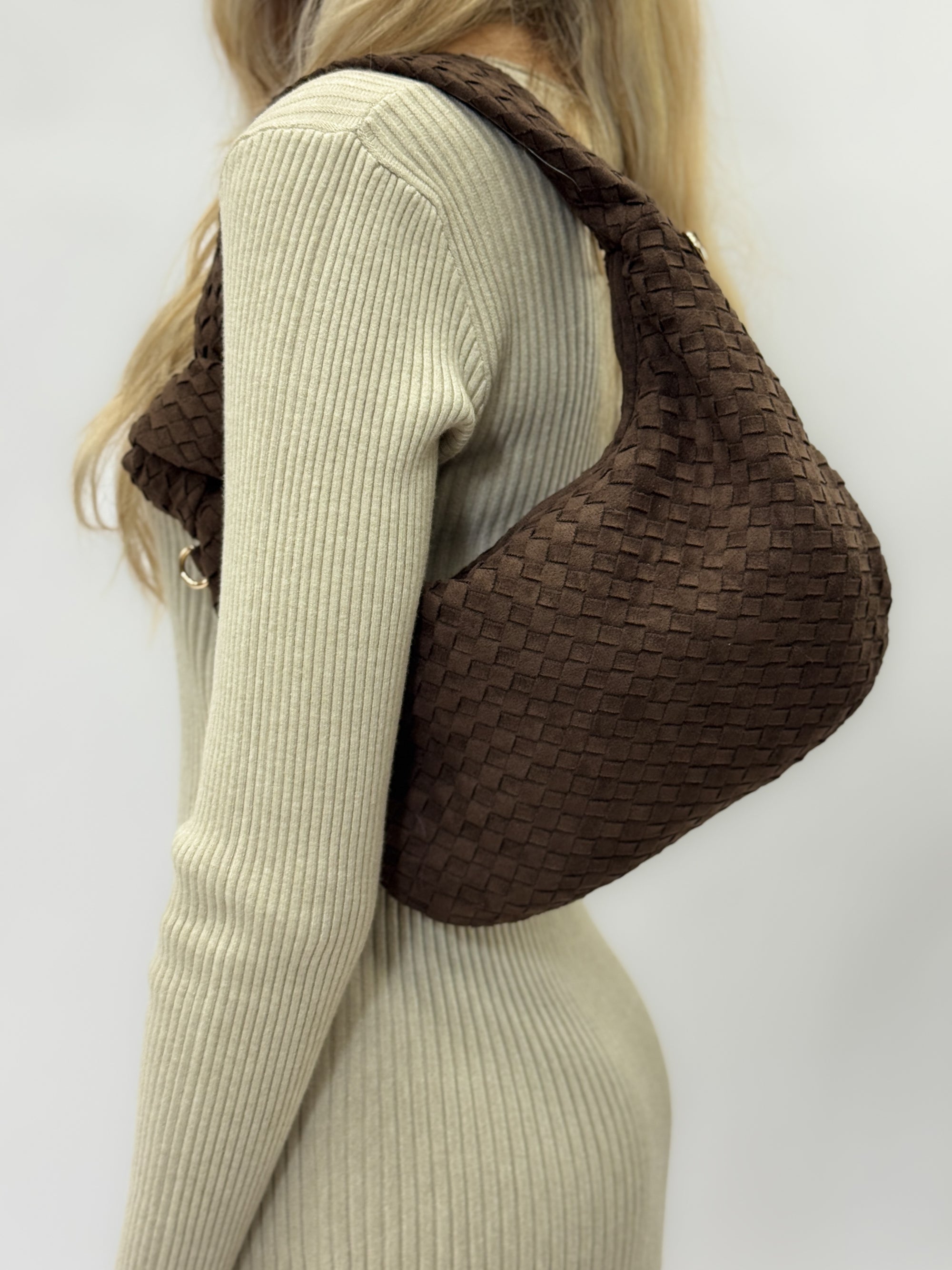 Borsa hobo intrecciata in suede