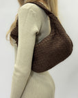 Borsa hobo intrecciata in suede