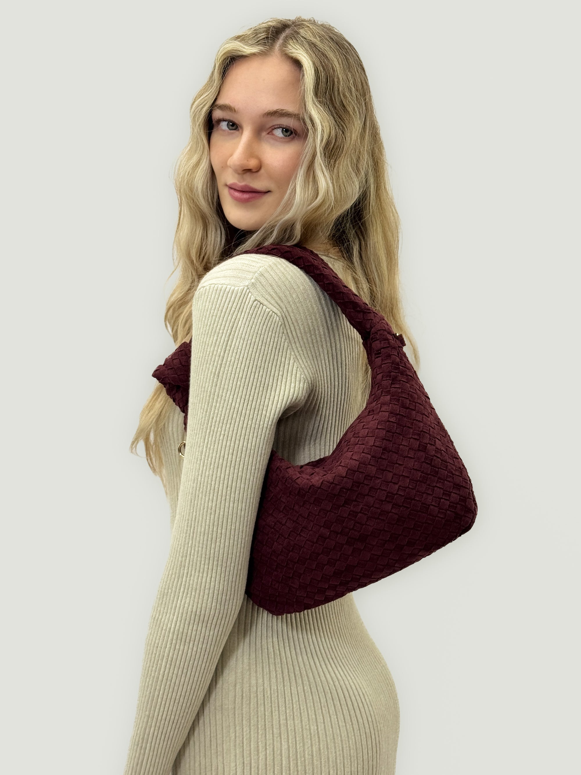 Borsa hobo intrecciata in suede