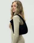 Borsa hobo intrecciata in suede