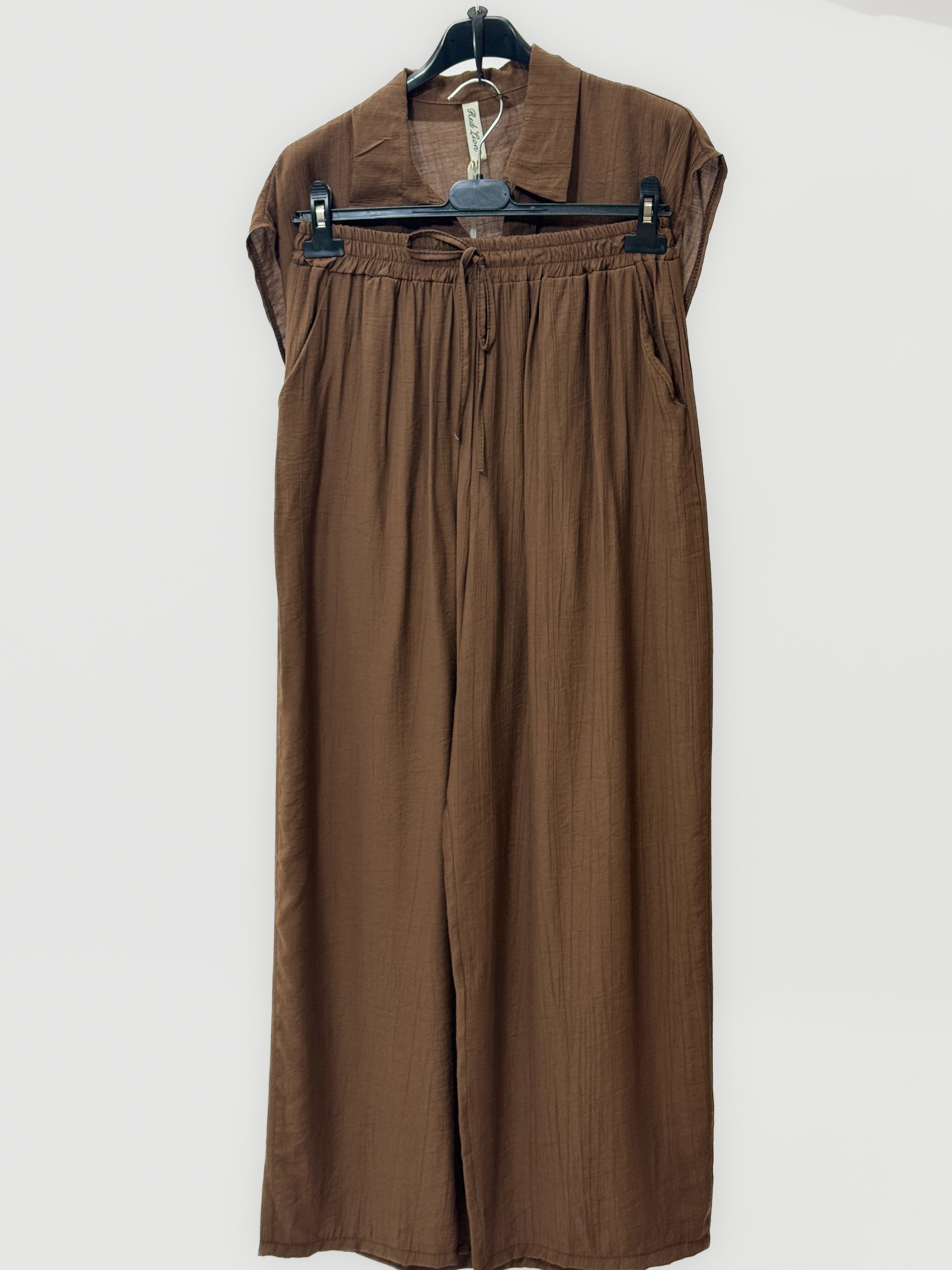 Completo con Camicia Annodata e Pantalone Palazzo