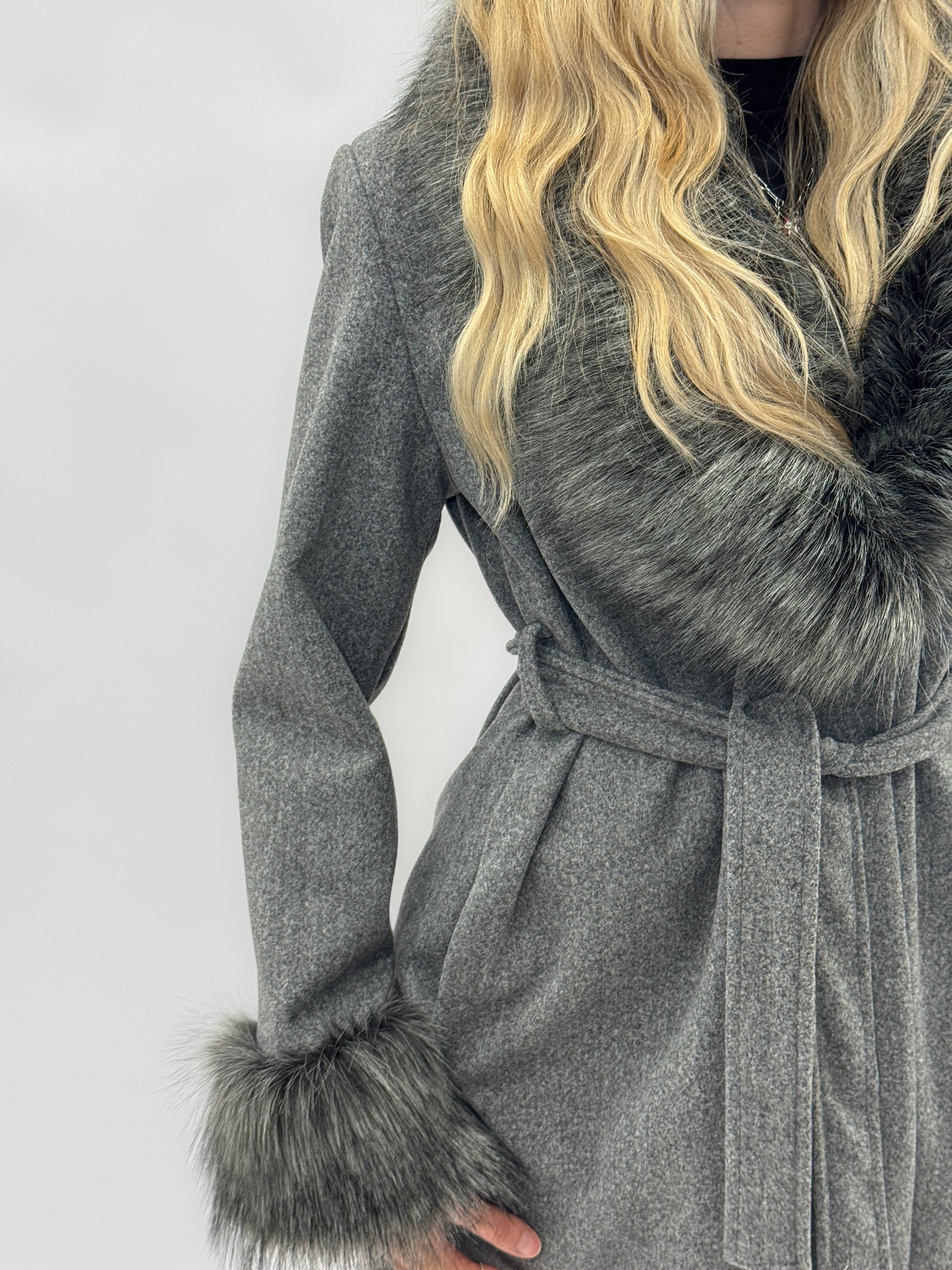 Cappotto “Adele” con inserti in eco-pelliccia – Made in Italy