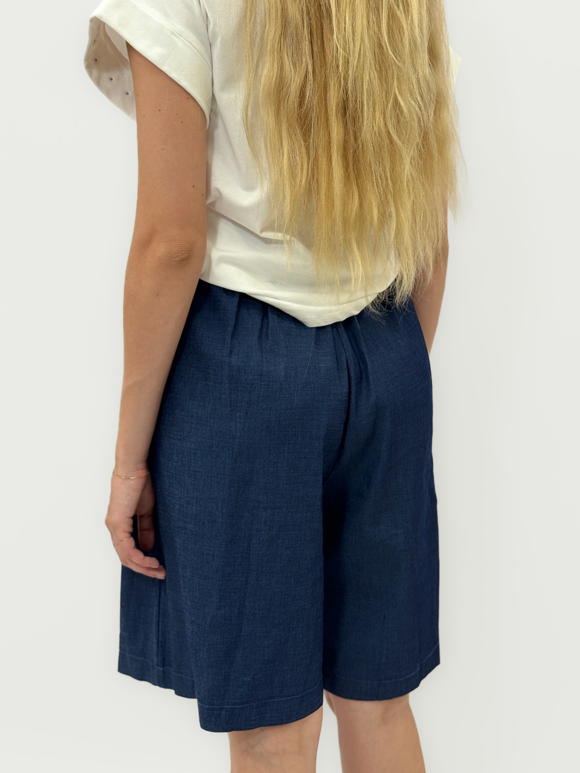 Pantaloncini Jeans con Pinces e Cintura