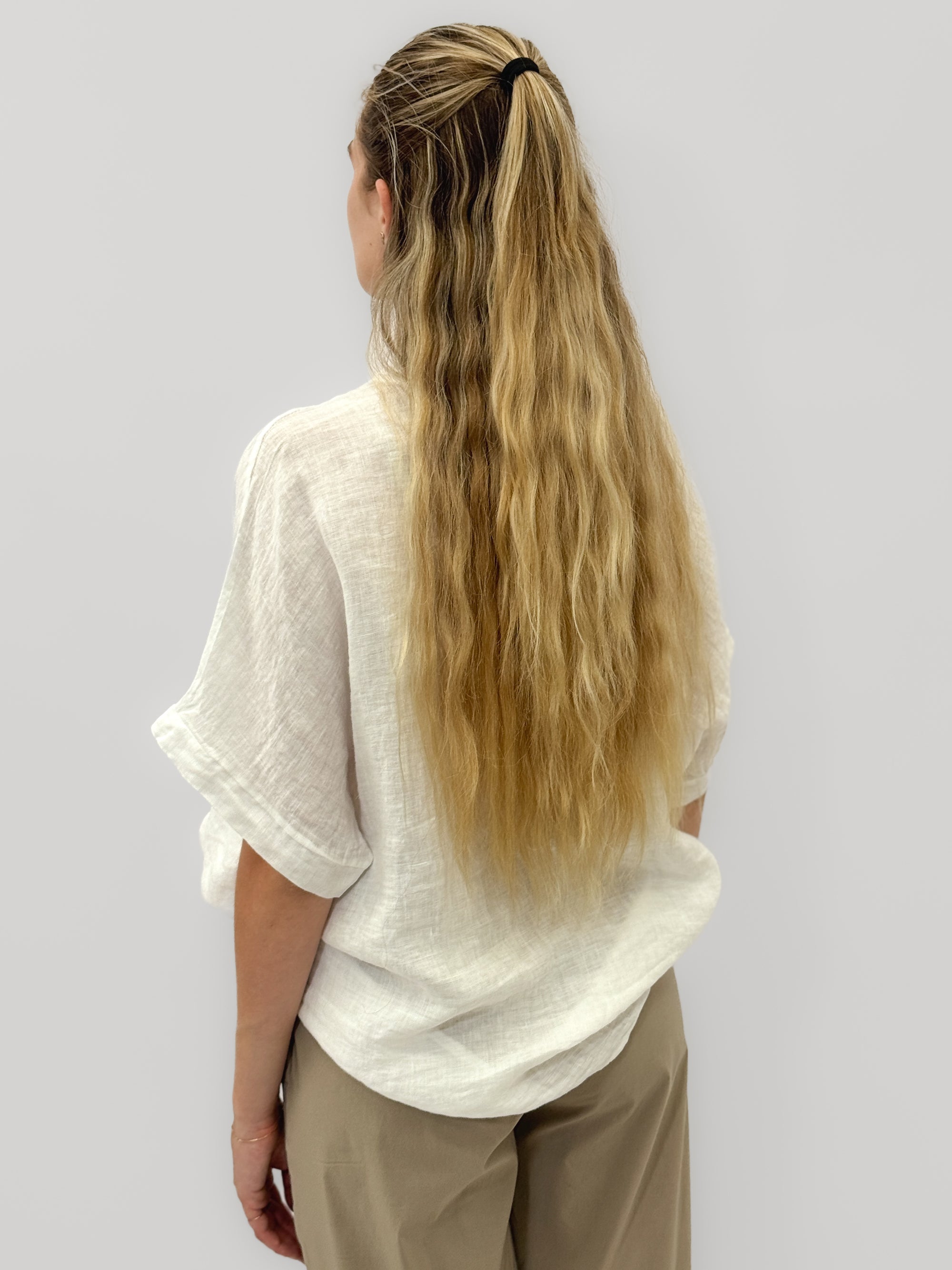 Camicia Bianca in 100% Lino con Bottone Gioiello