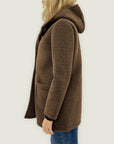 Cappotto caldo effetto teddy con cappuccio