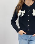 Cardigan con fiocchi