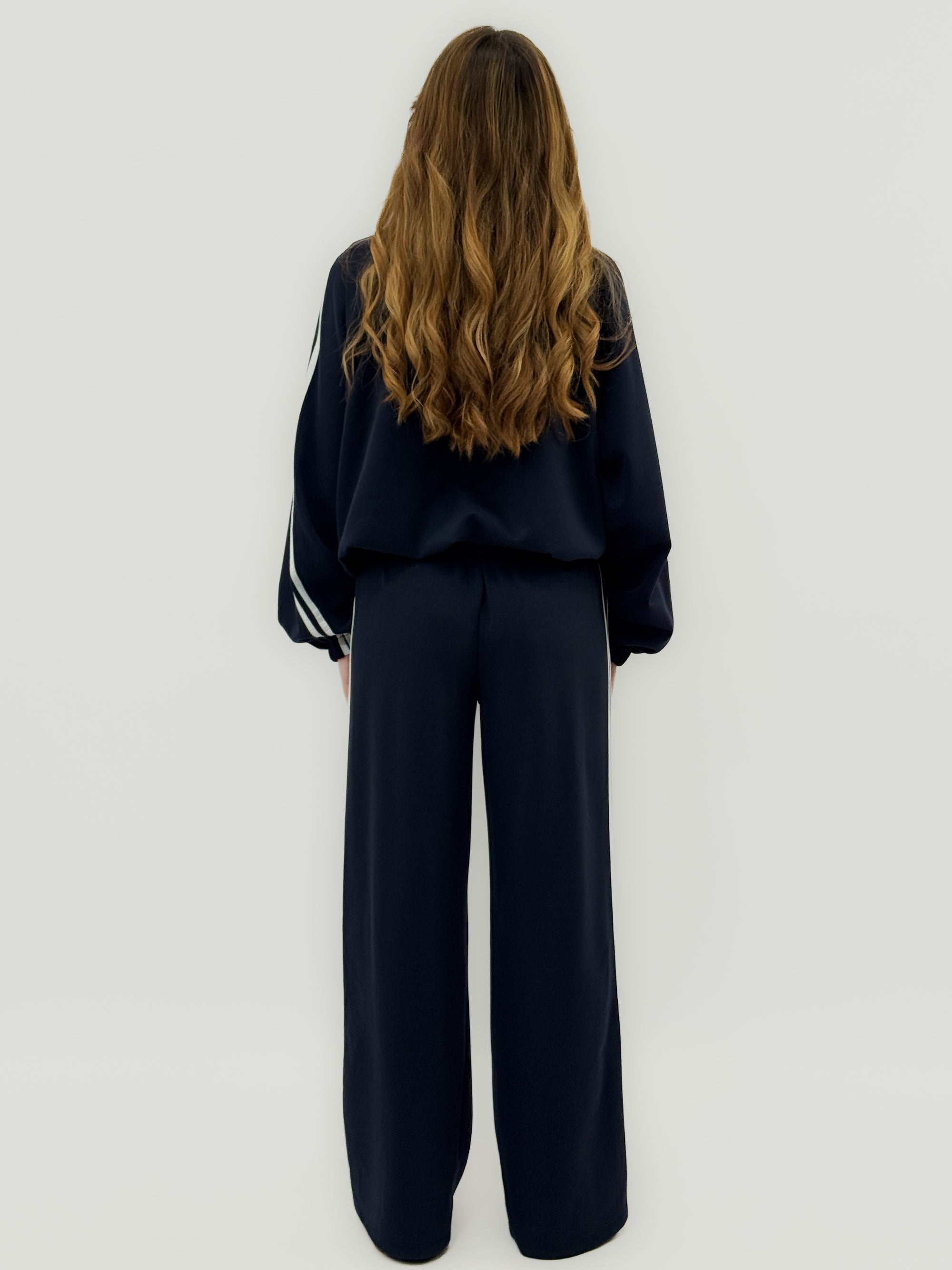 Completo con felpa e pantaloni - Trendy e casual