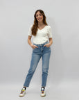Pantaloni regular mom fit con spacchi