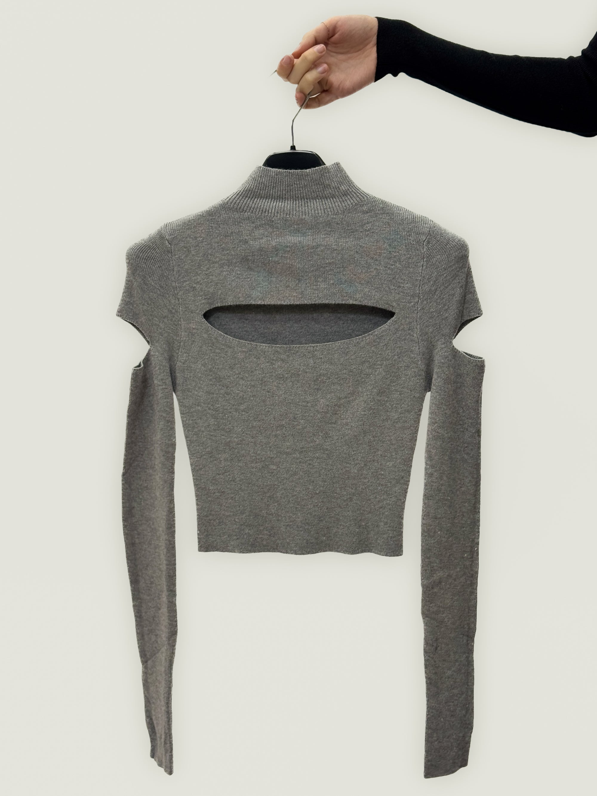 Maglia crop con tagli cut-out
