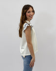 T-shirt con maniche volant con ricami