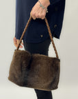 Borsa in Pelliccia Ecologica con Manico Intrecciato