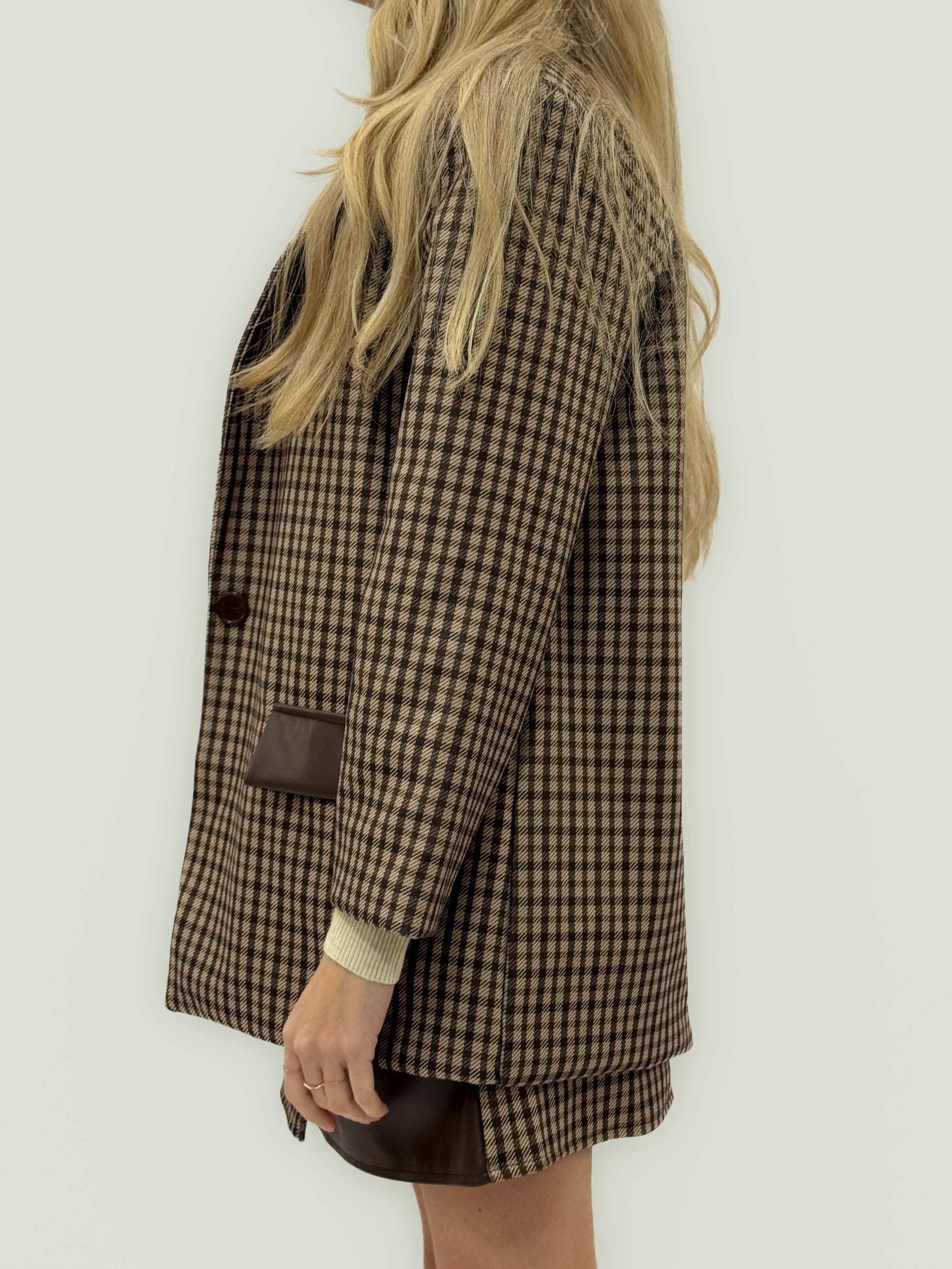 Gonna effetto doppiato con cintura – Grinta e femminilità