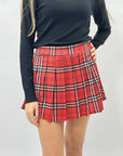 Gonna scozzese con pantaloncino – Grinta e stile collegiale