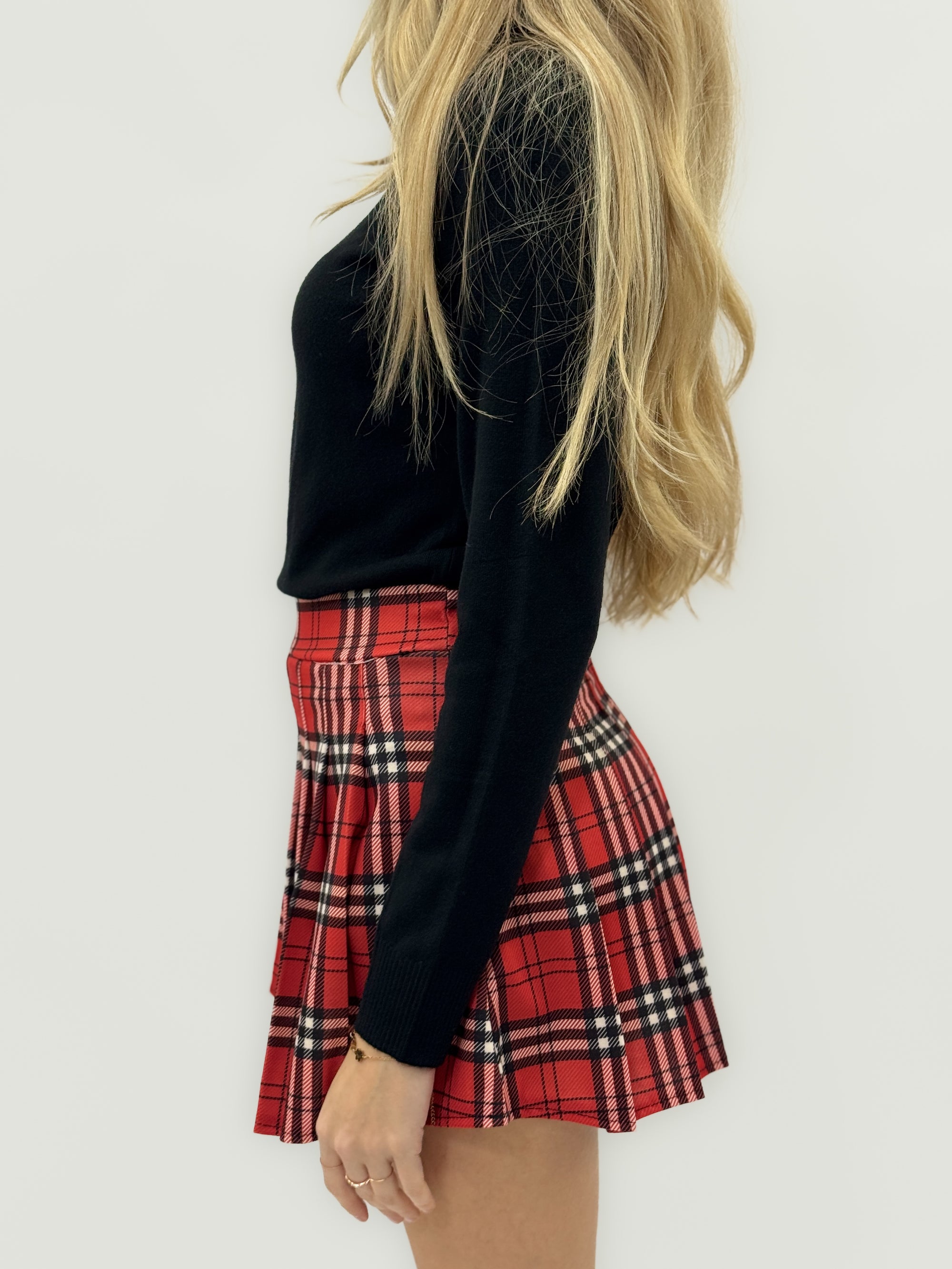 Gonna scozzese con pantaloncino – Grinta e stile collegiale