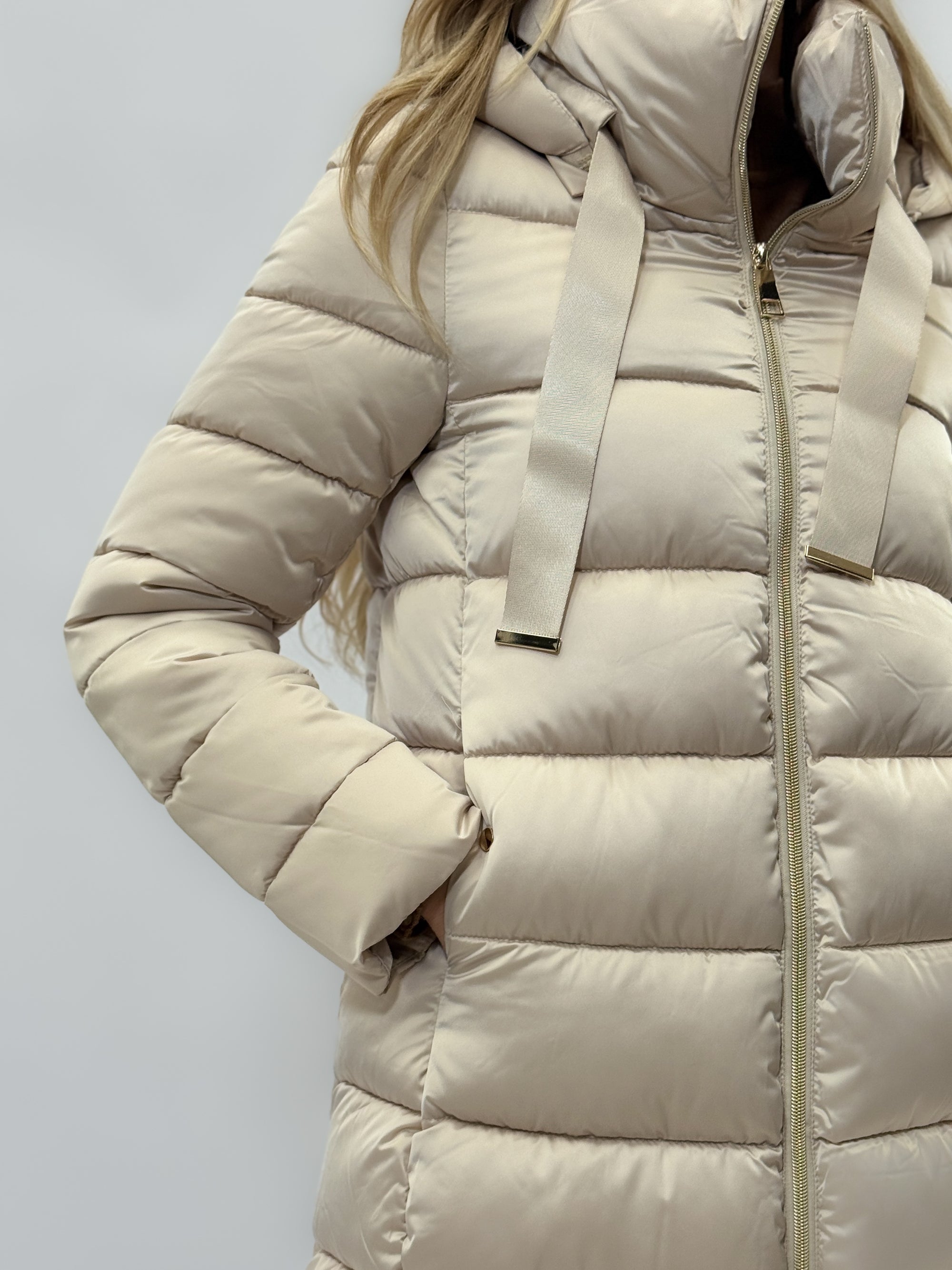 Giacca piumino premium con maxi laccetti