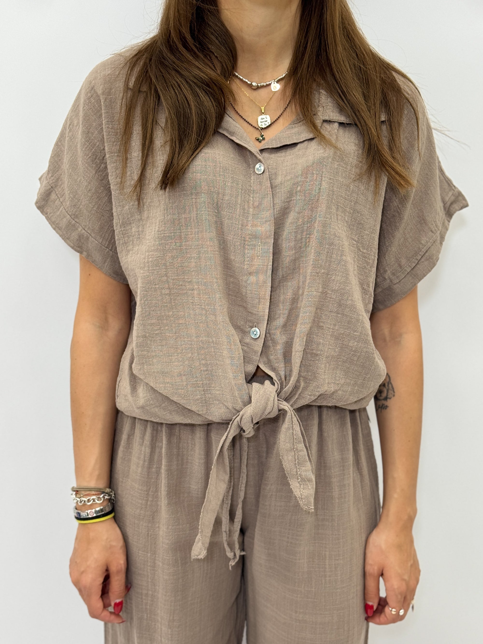 Completo Leggero con Camicia Annodata e Pantalone Palazzo