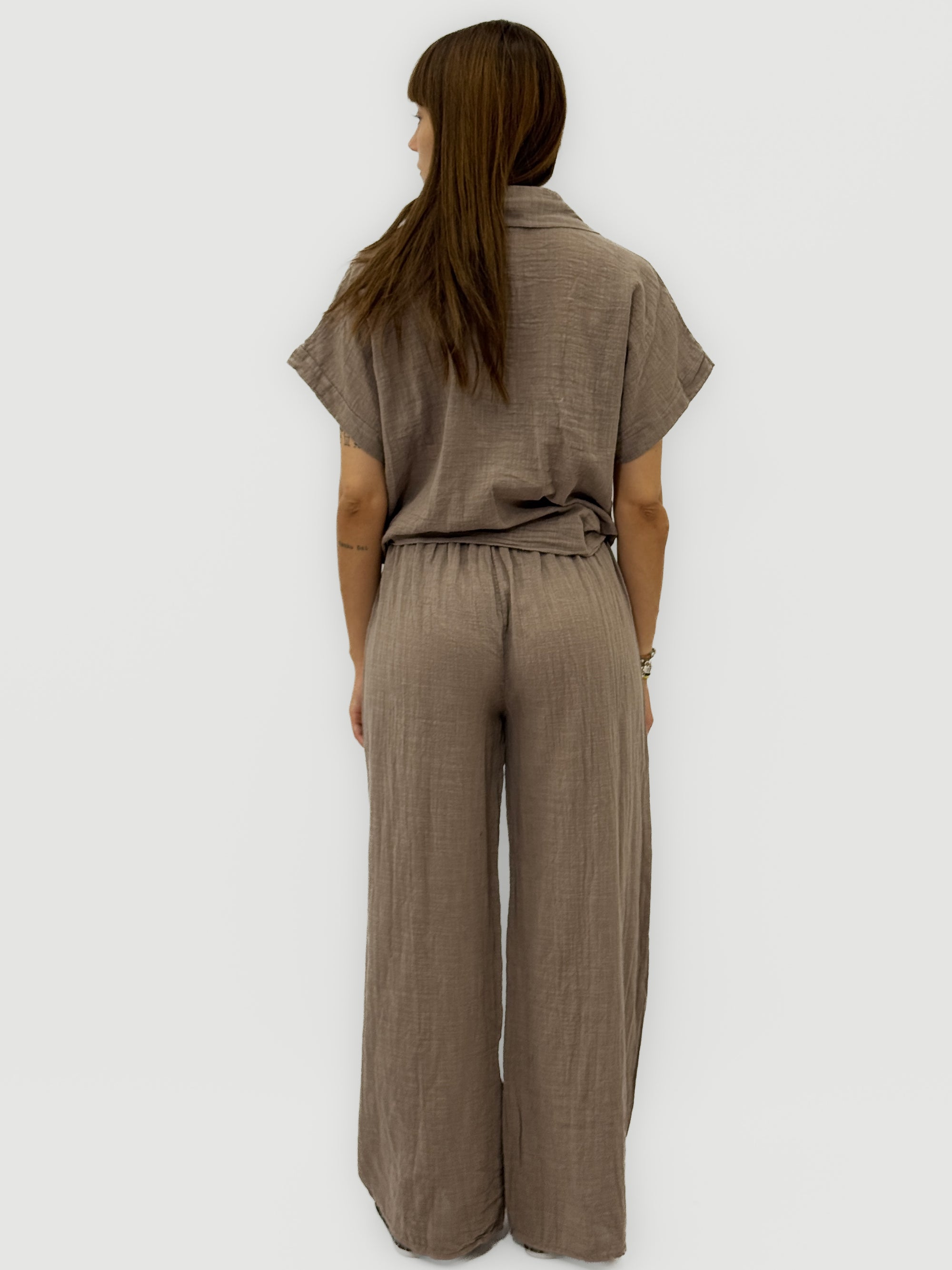Completo Leggero con Camicia Annodata e Pantalone Palazzo