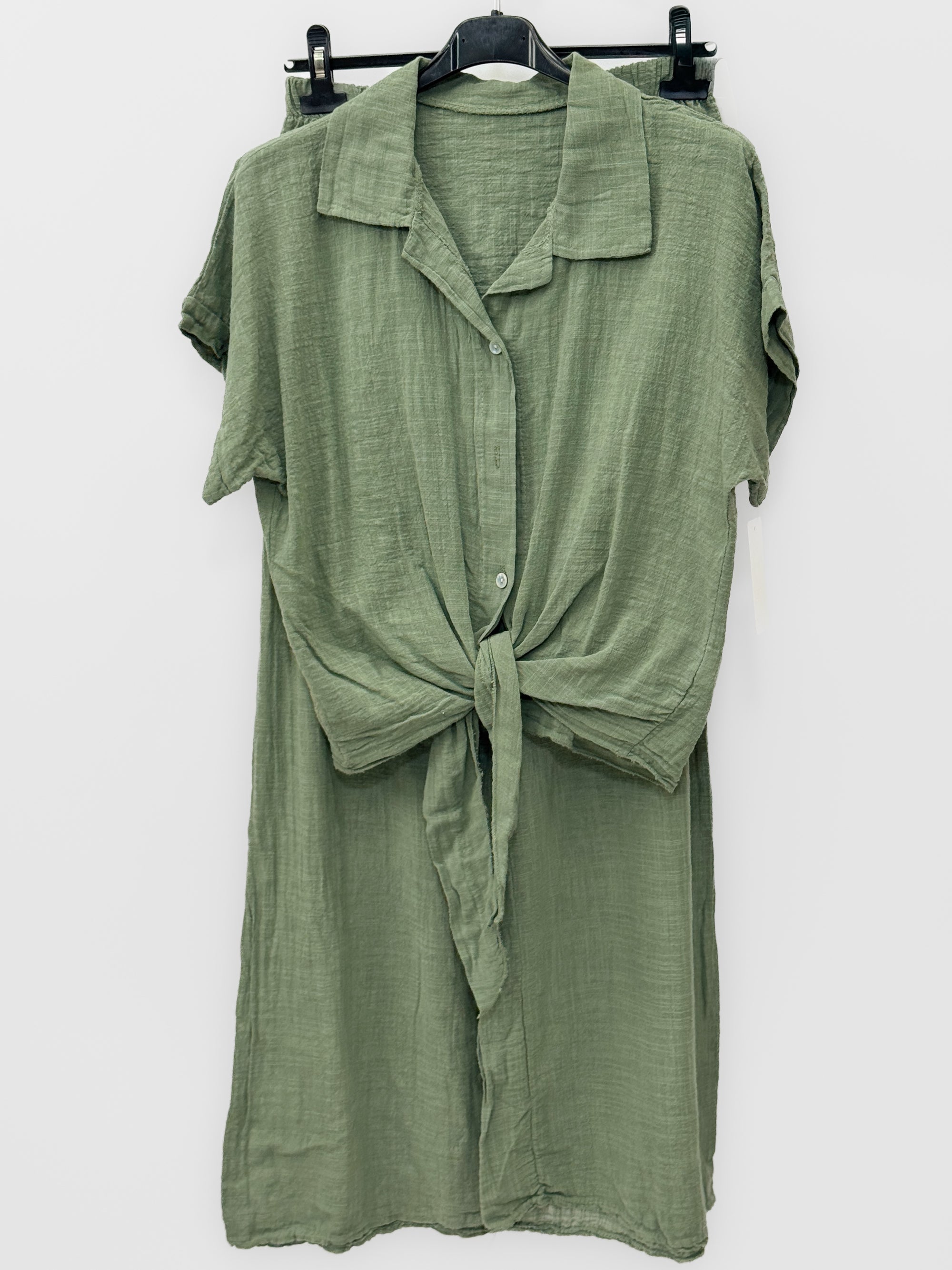 Completo Leggero con Camicia Annodata e Pantalone Palazzo