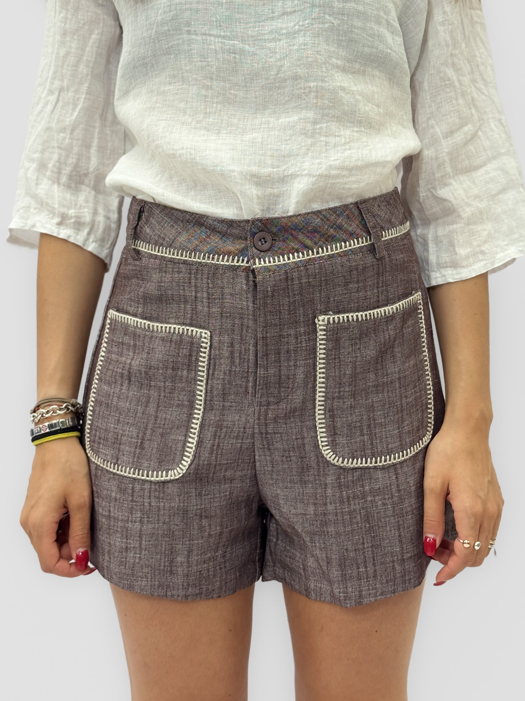 Pantaloncini in Lino con Tasche e Cuciture a Contrasto