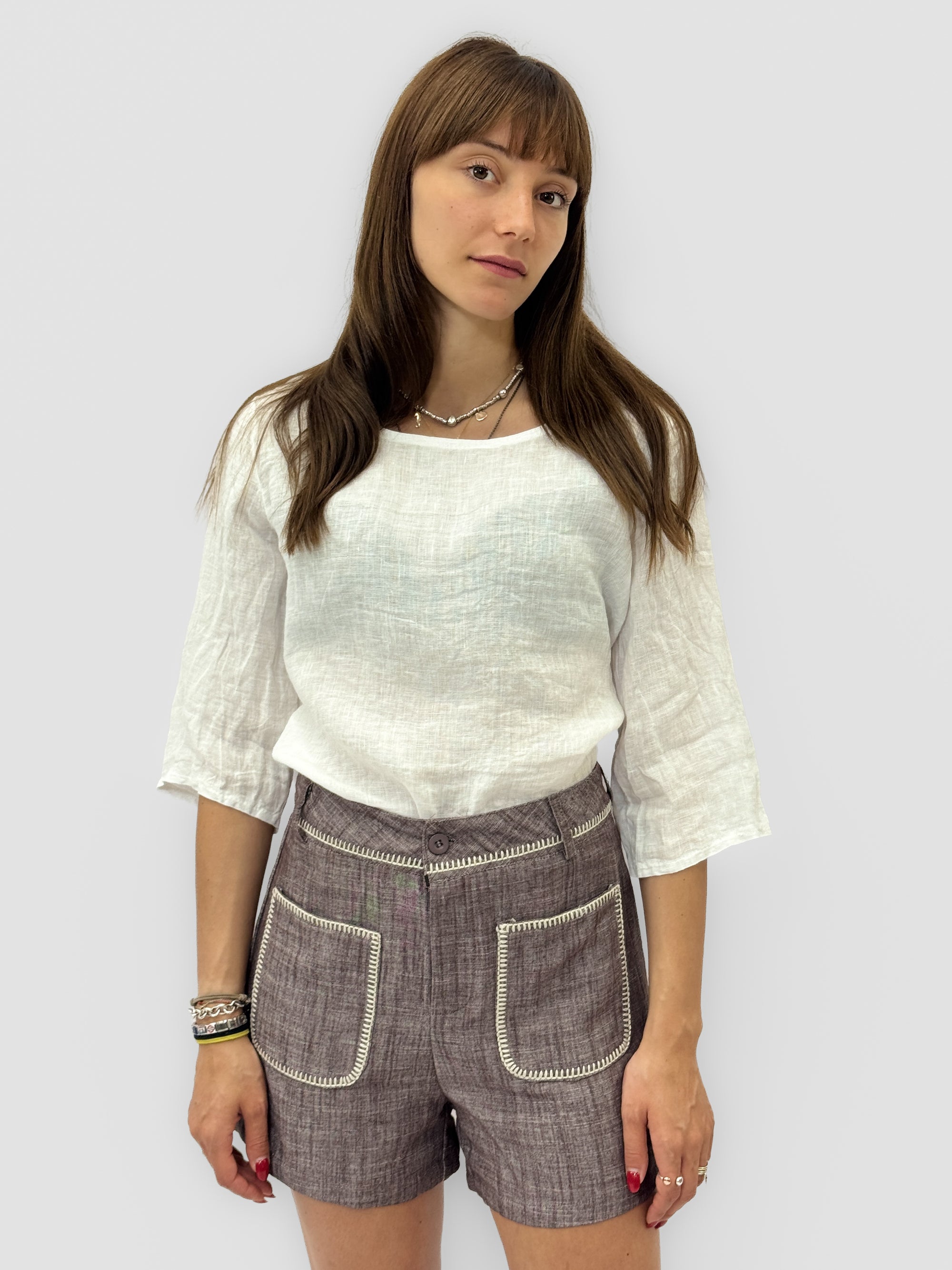 Pantaloncini in Lino con Tasche e Cuciture a Contrasto
