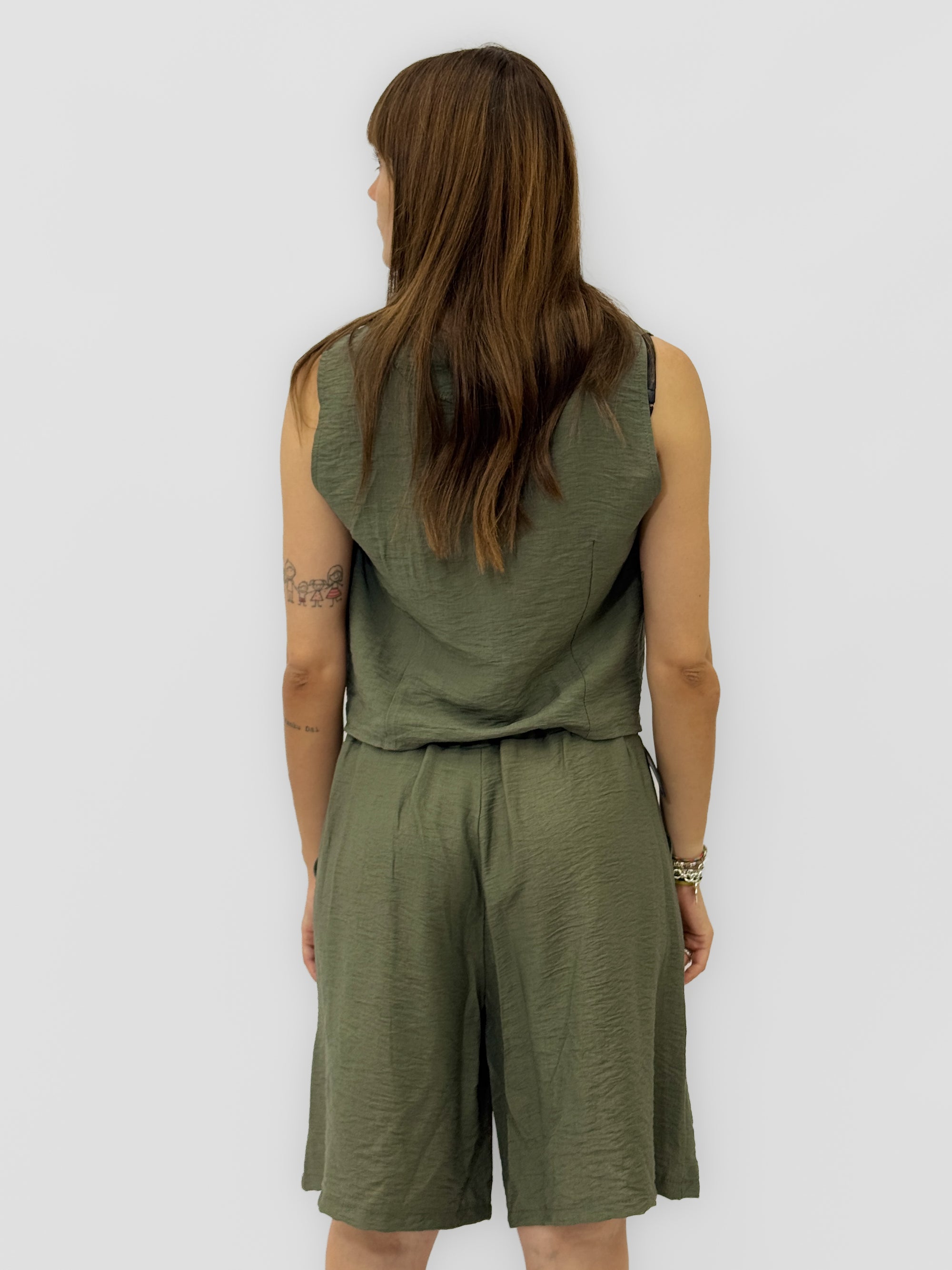 Completo con Gilet e Bermuda a Vita Alta