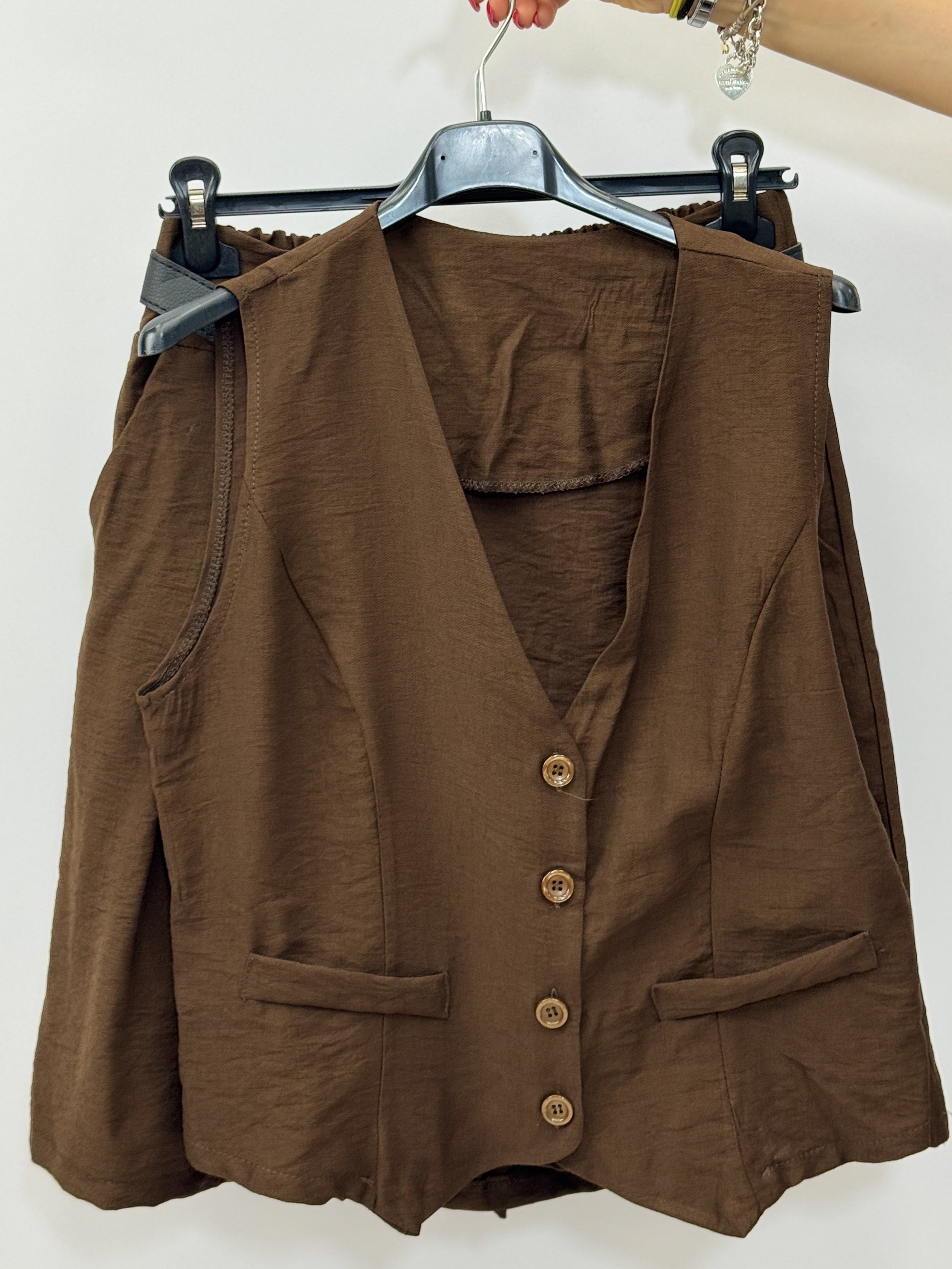 Completo con Gilet e Bermuda a Vita Alta