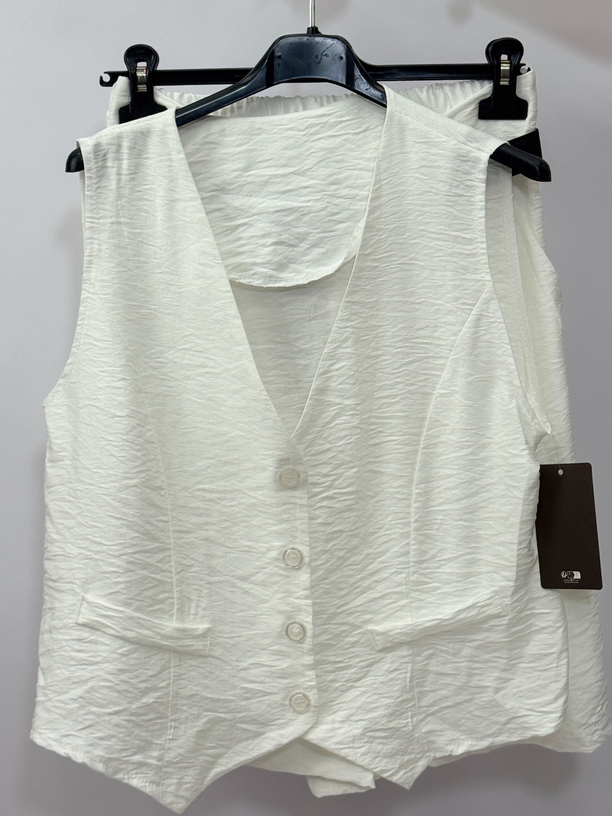 Completo con Gilet e Bermuda a Vita Alta