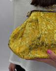 Pochette ricamata
