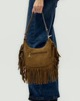 Borsa a spalla in camoscio con frange e borchie