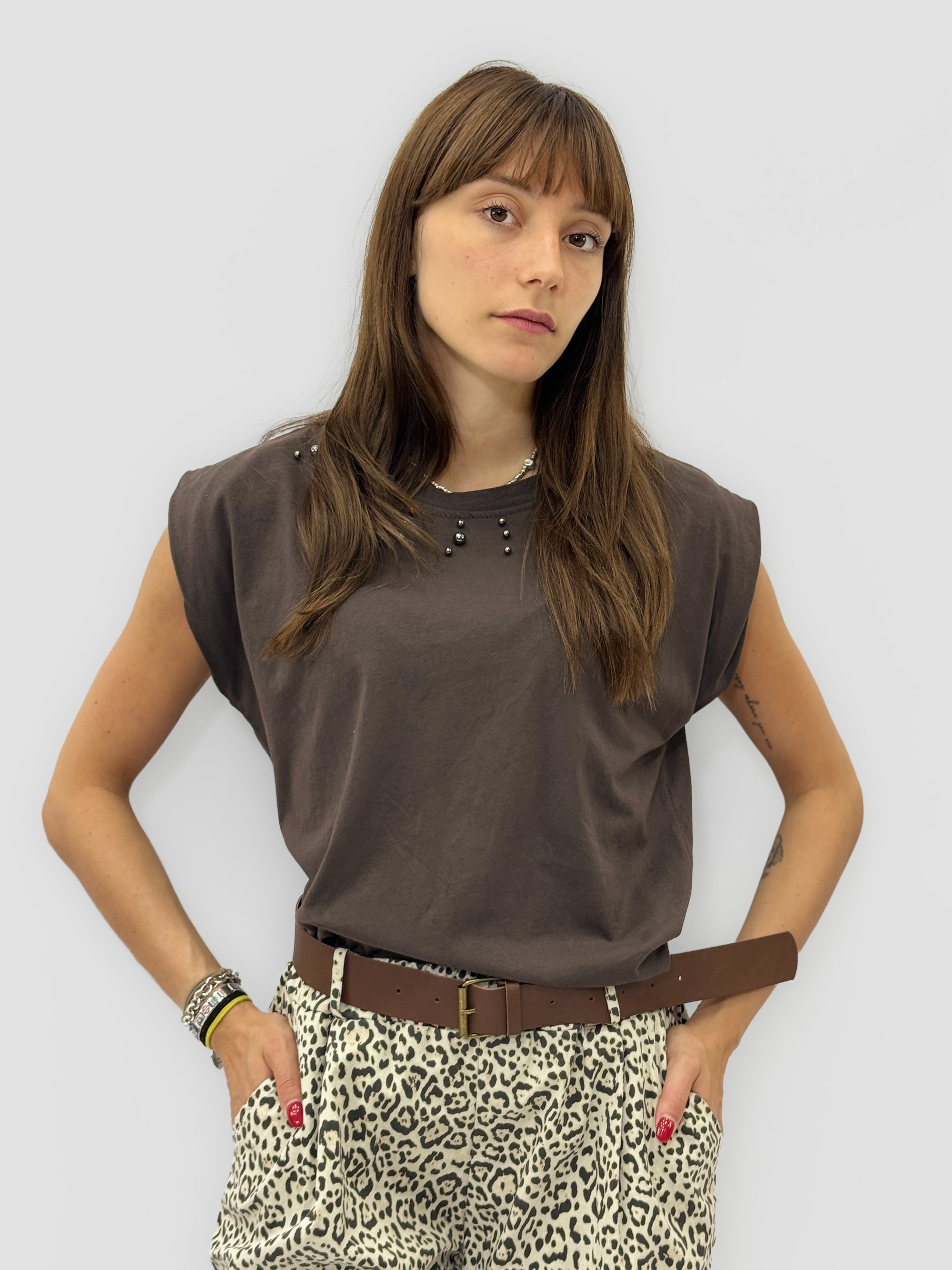 T-shirt Donna in Cotone con Borchie Decorative