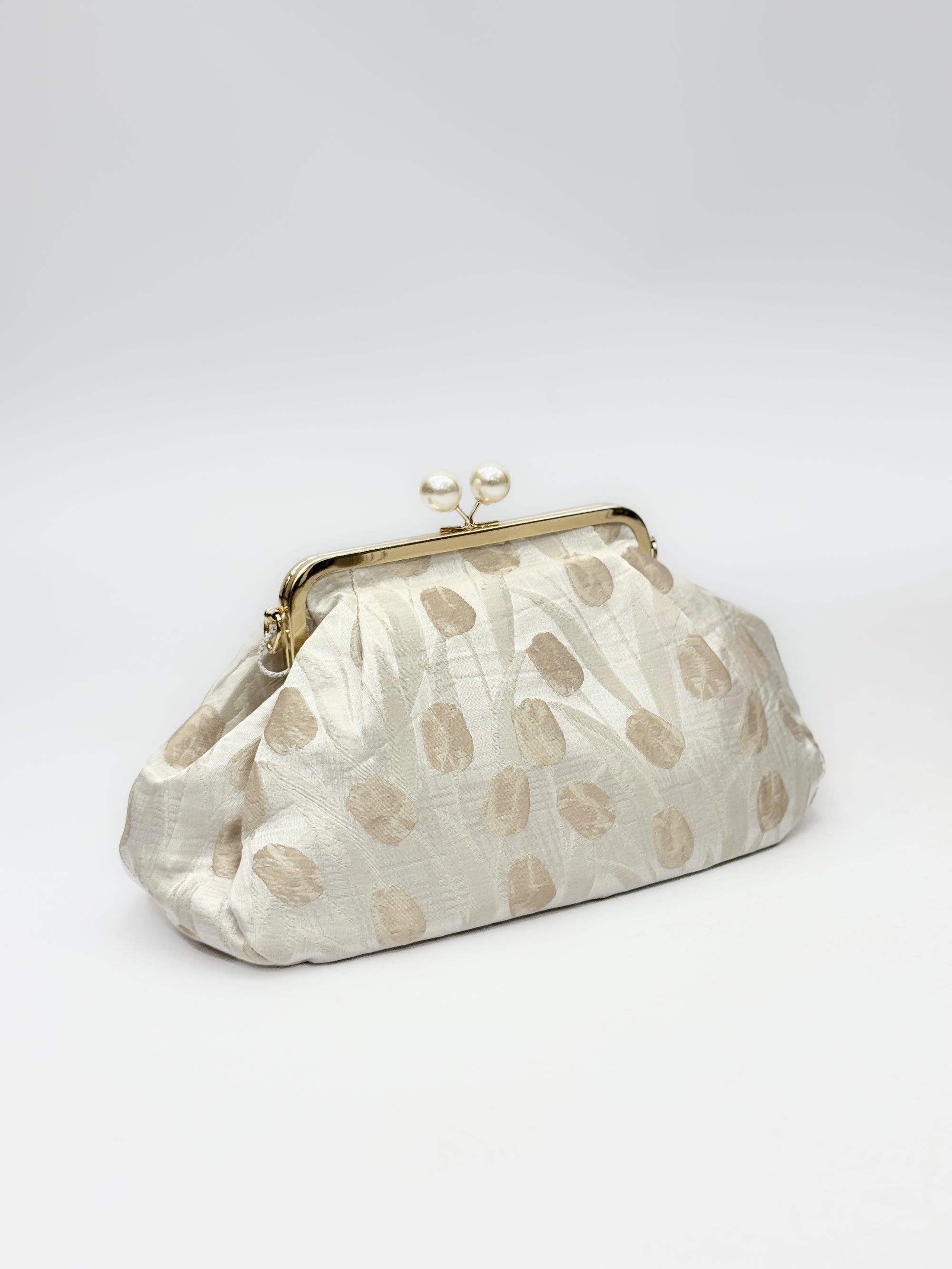 Pochette ricamata