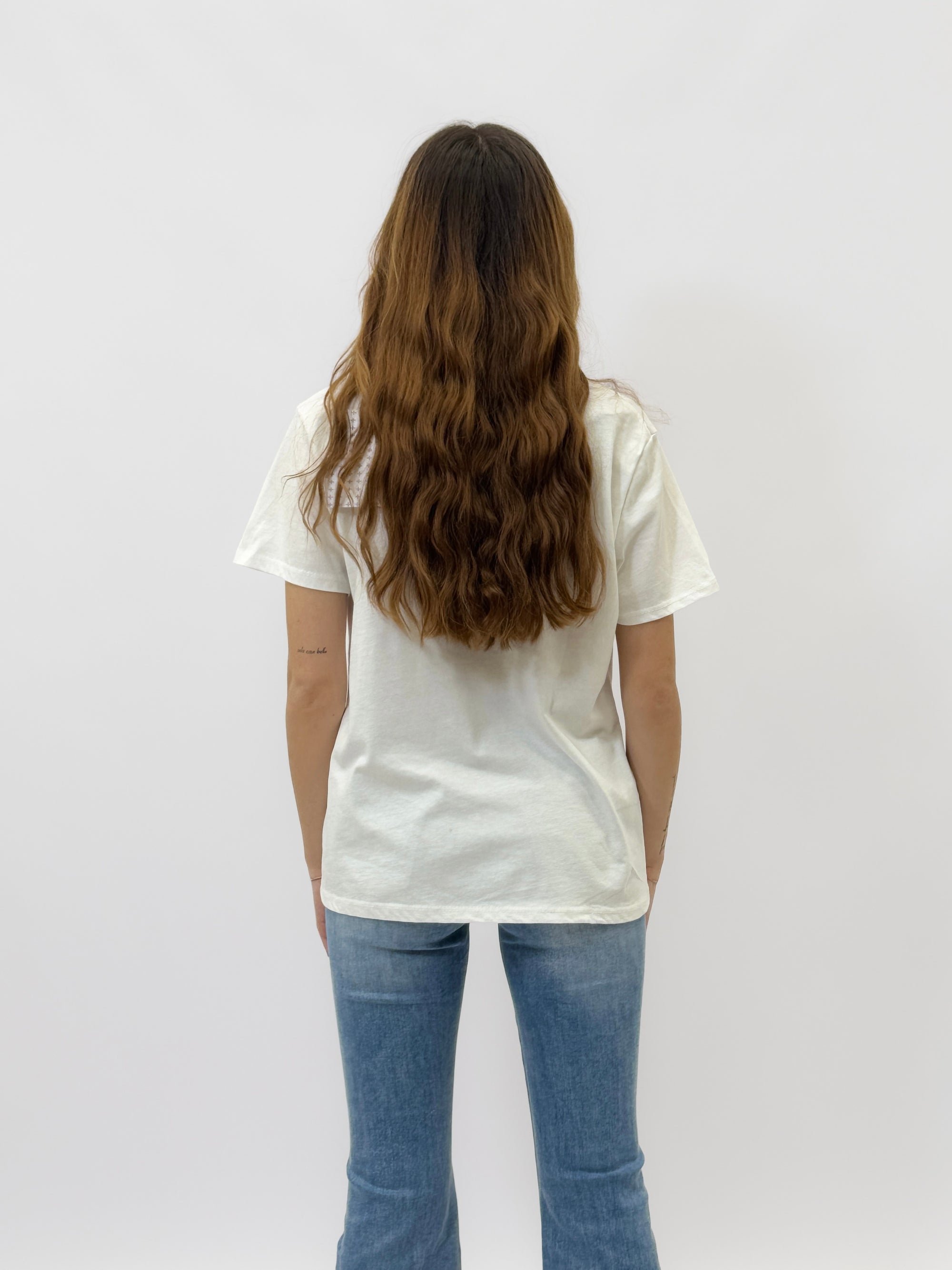 T-shirt con scritta "odio tutti"