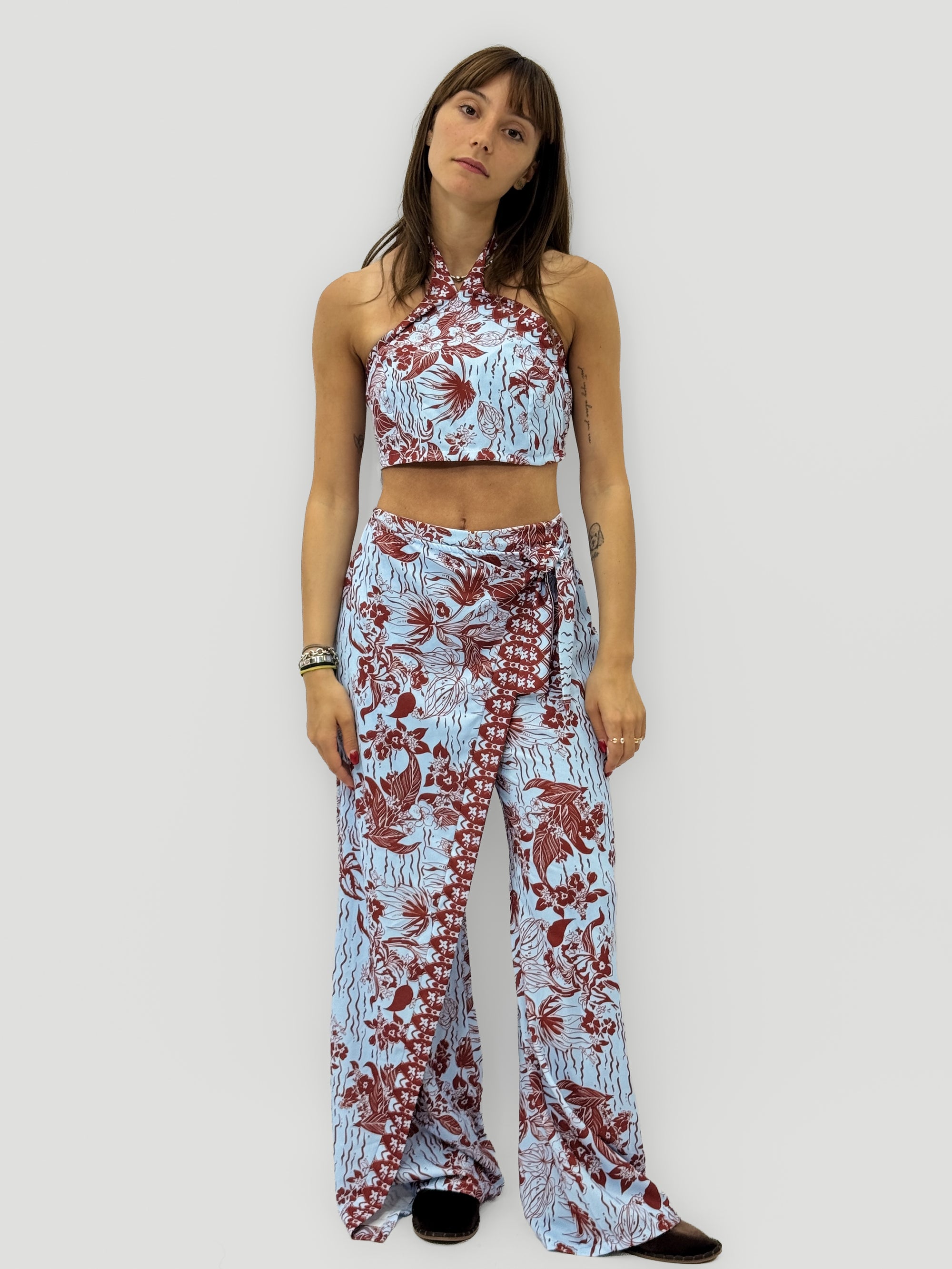Completo con Top Incrociato e Pantalone Palazzo Fantasia Tropicale