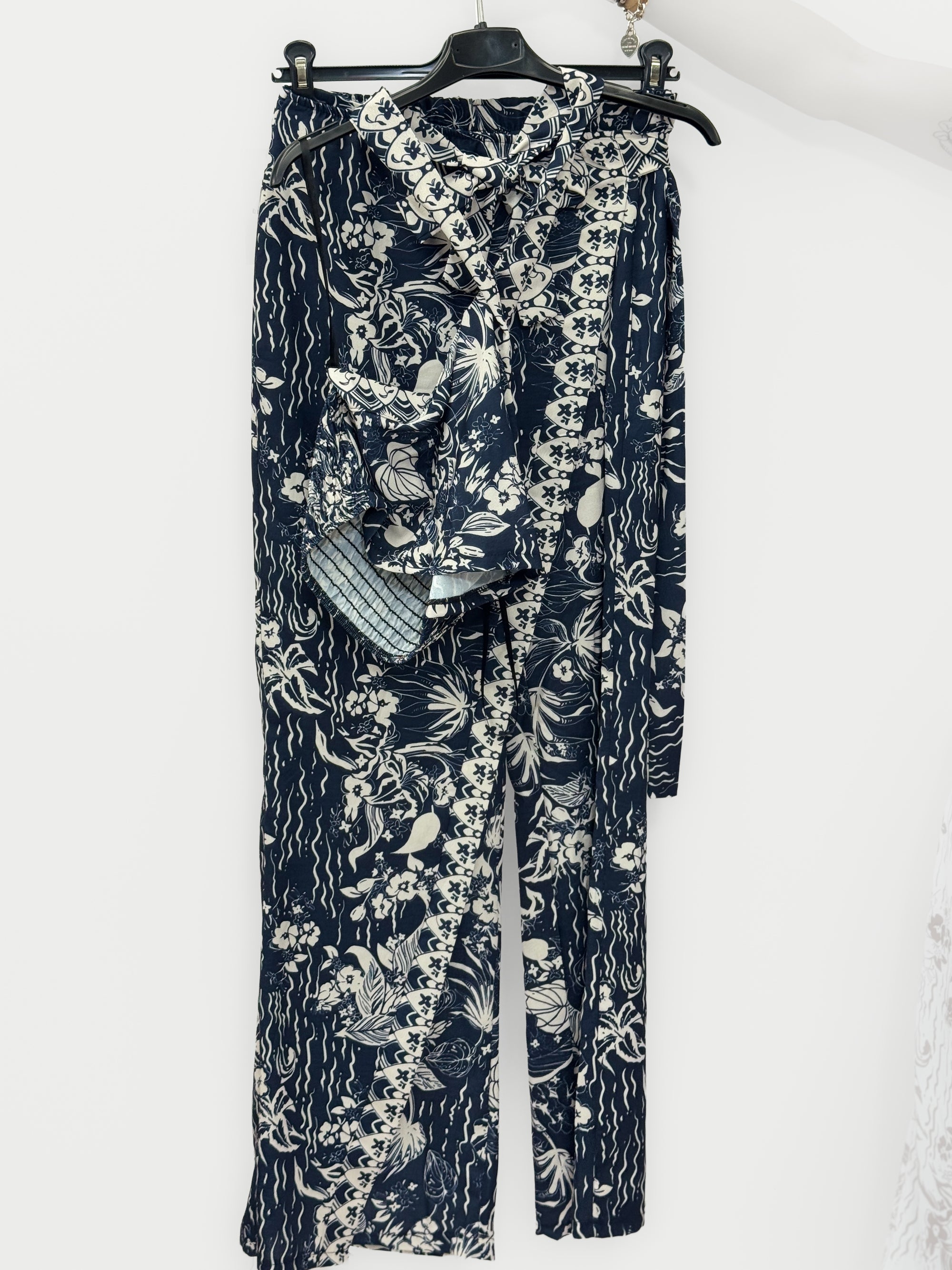 Completo con Top Incrociato e Pantalone Palazzo Fantasia Tropicale