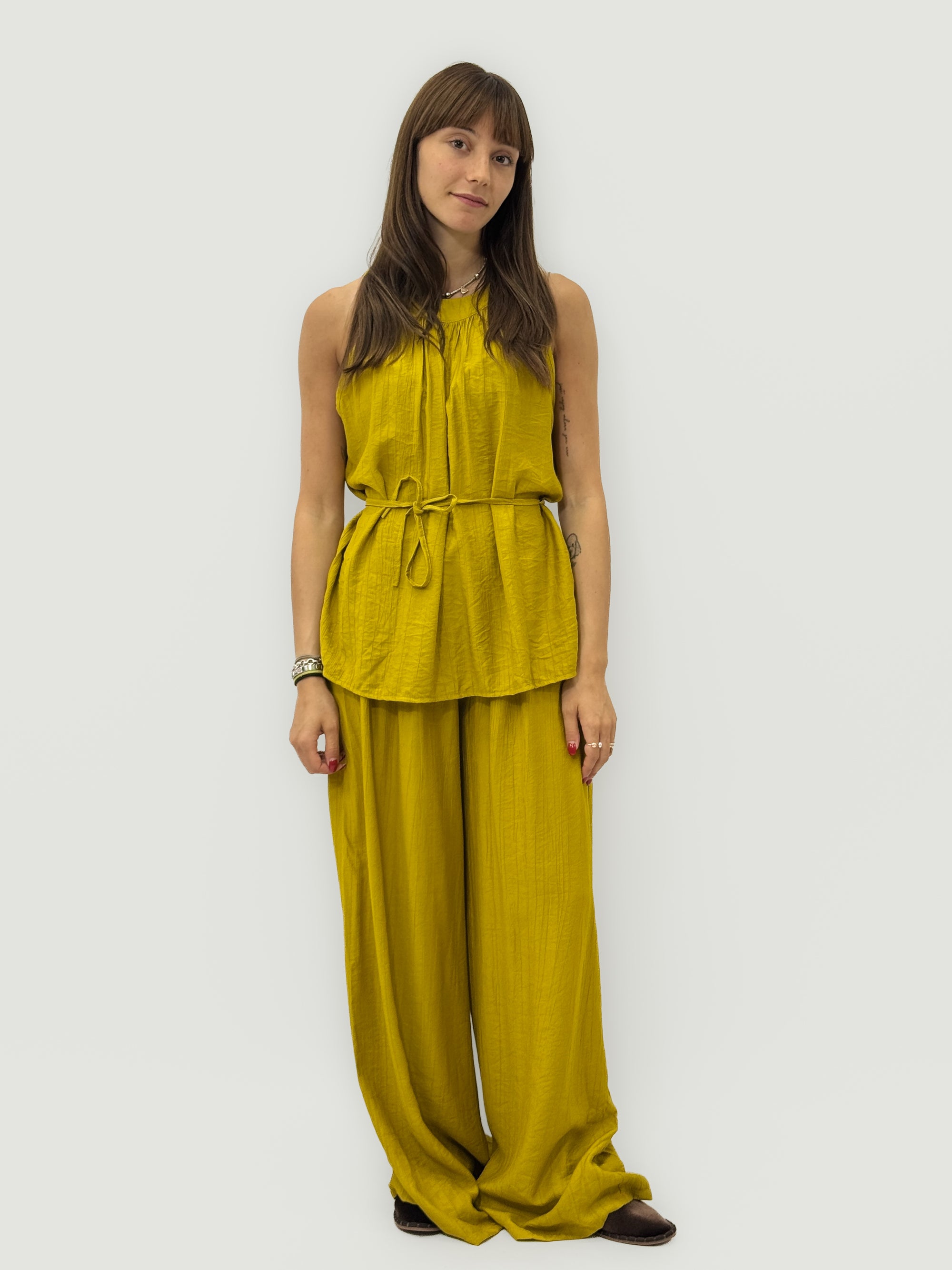 Completo con Top Smanicato e Pantalone Palazzo