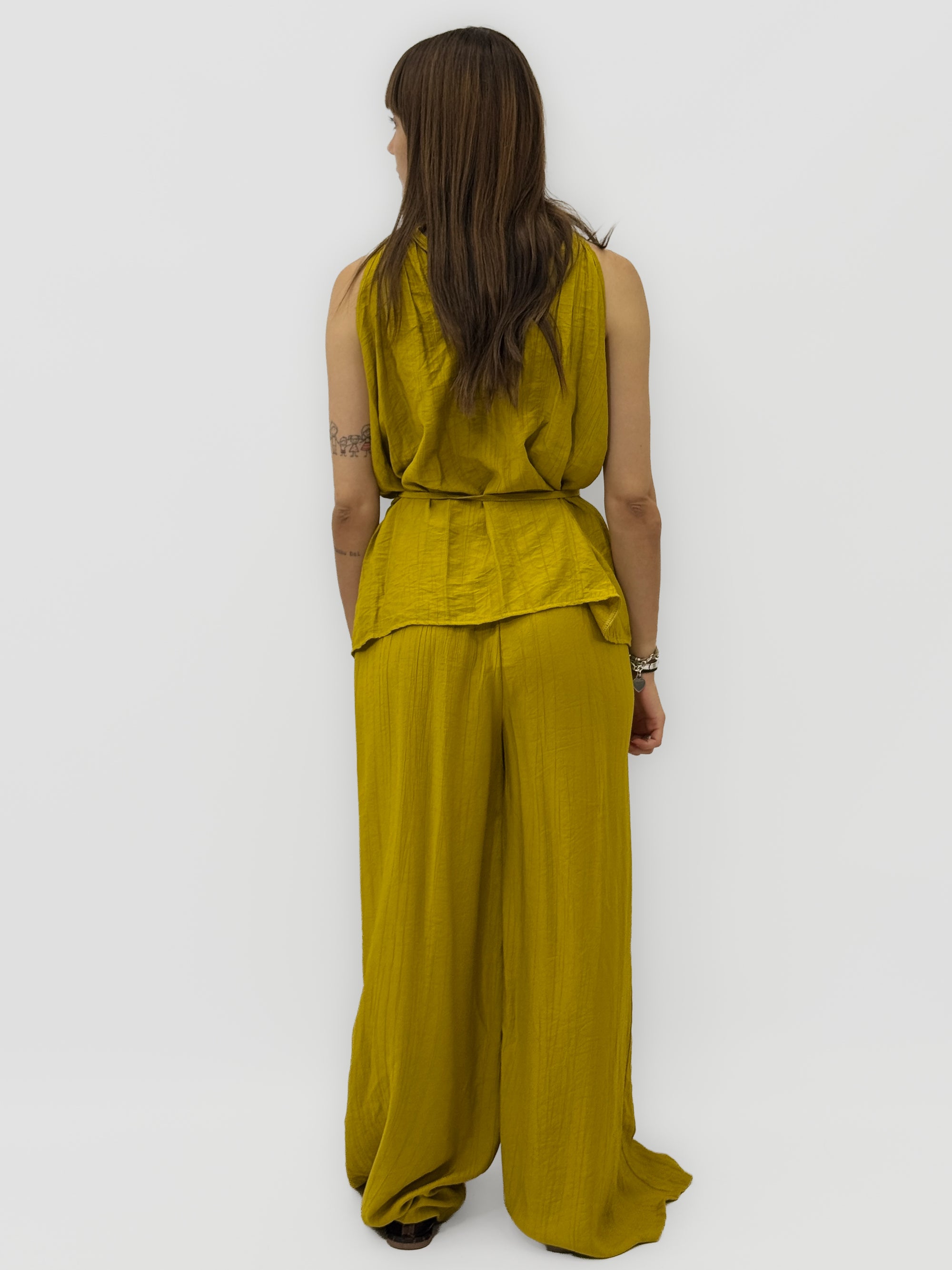 Completo con Top Smanicato e Pantalone Palazzo