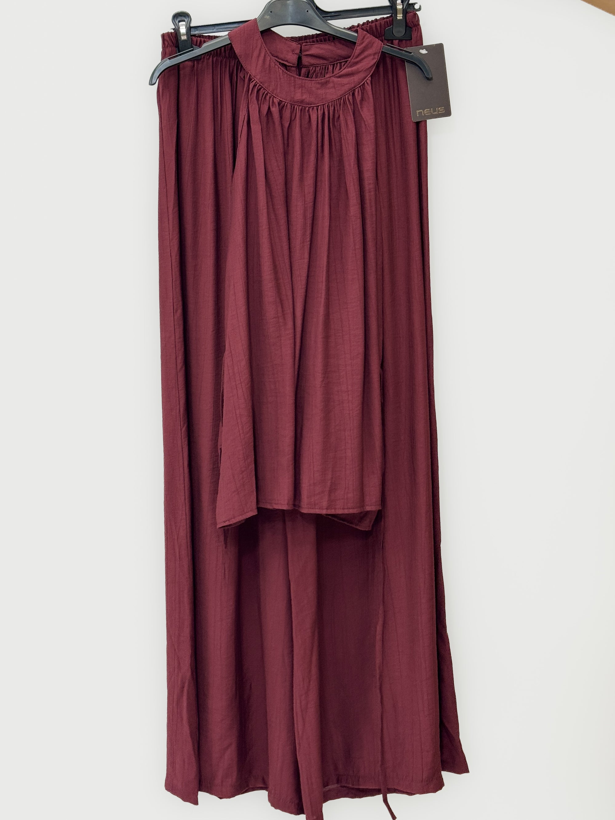 Completo con Top Smanicato e Pantalone Palazzo