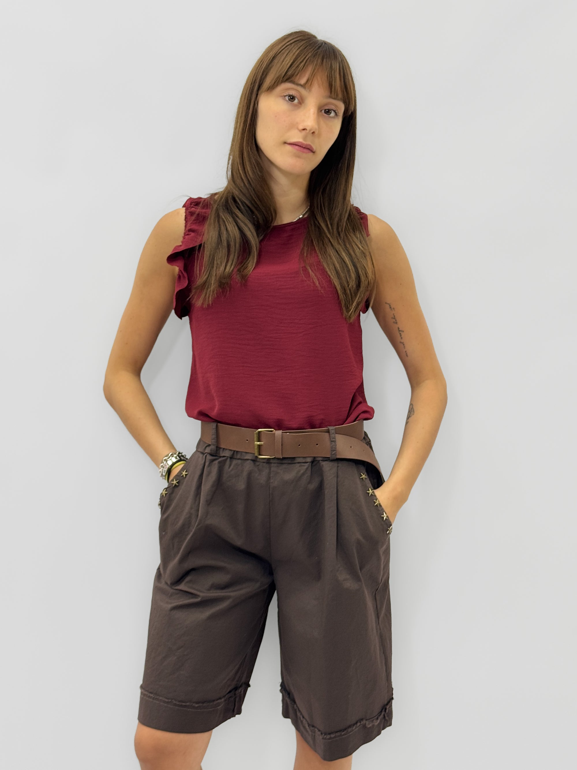 Pantaloncini con Cintura e Borchie a Stella