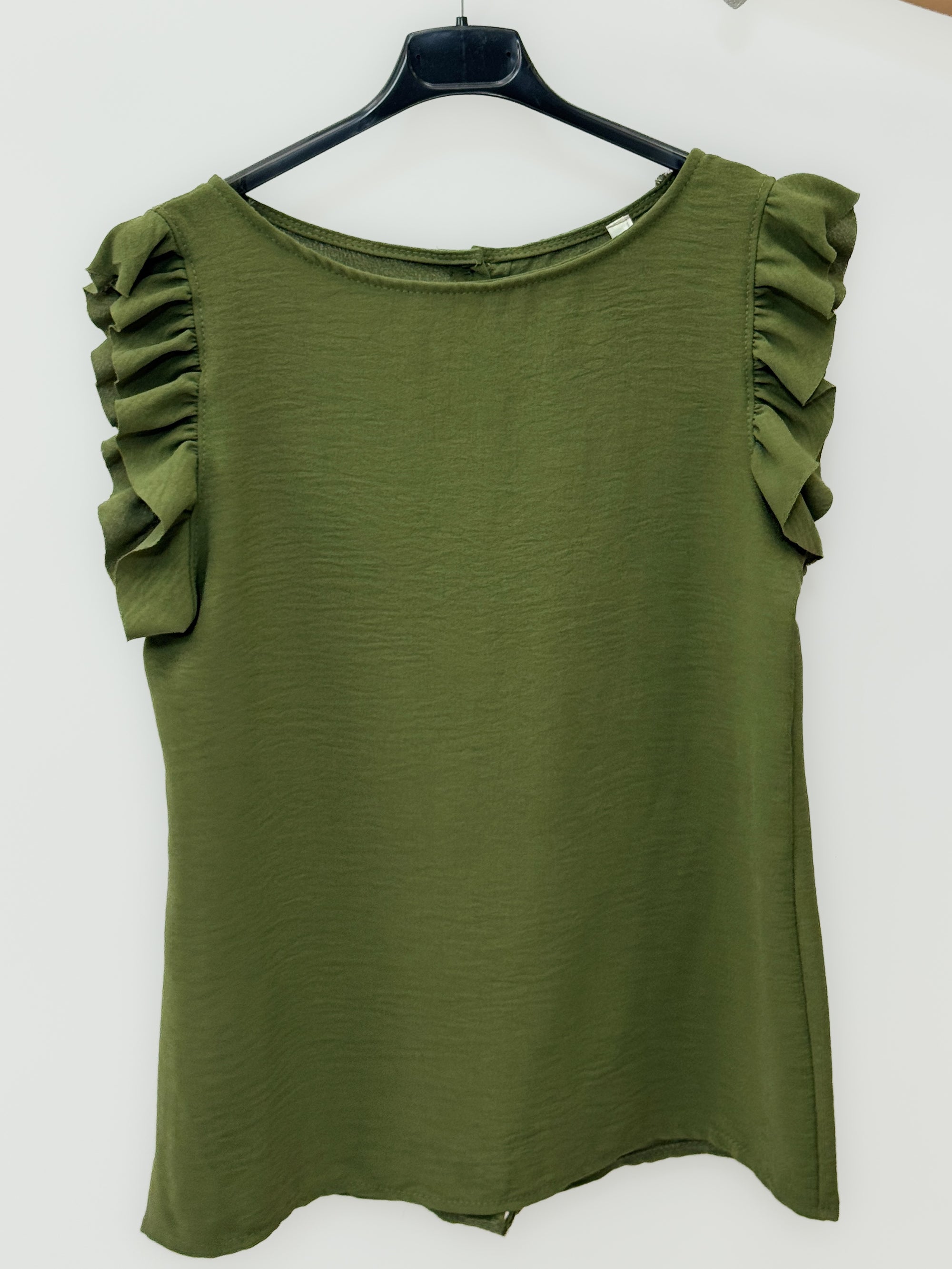 Maglia Smanicata con Volant sulle Spalle