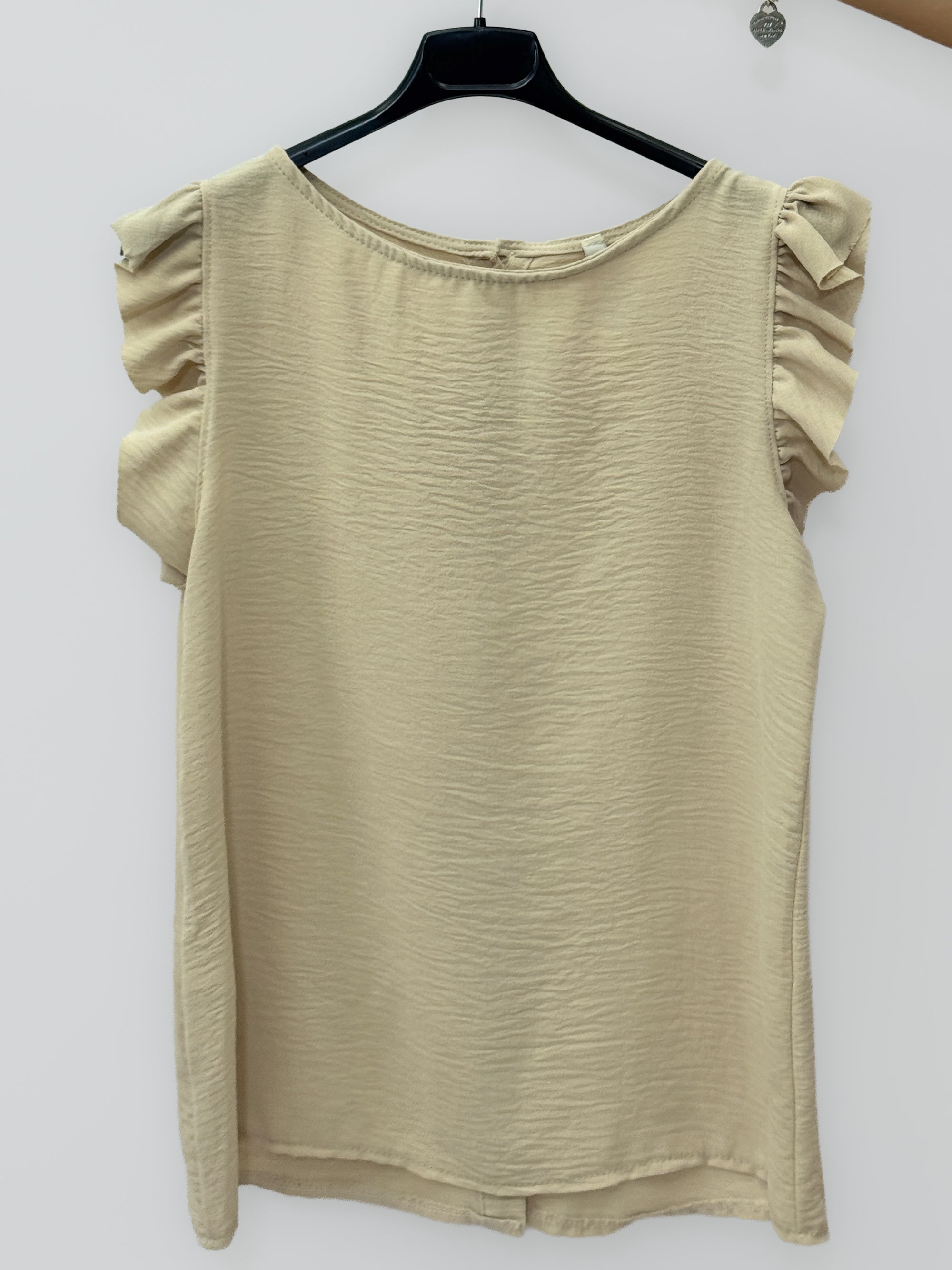 Maglia Smanicata con Volant sulle Spalle